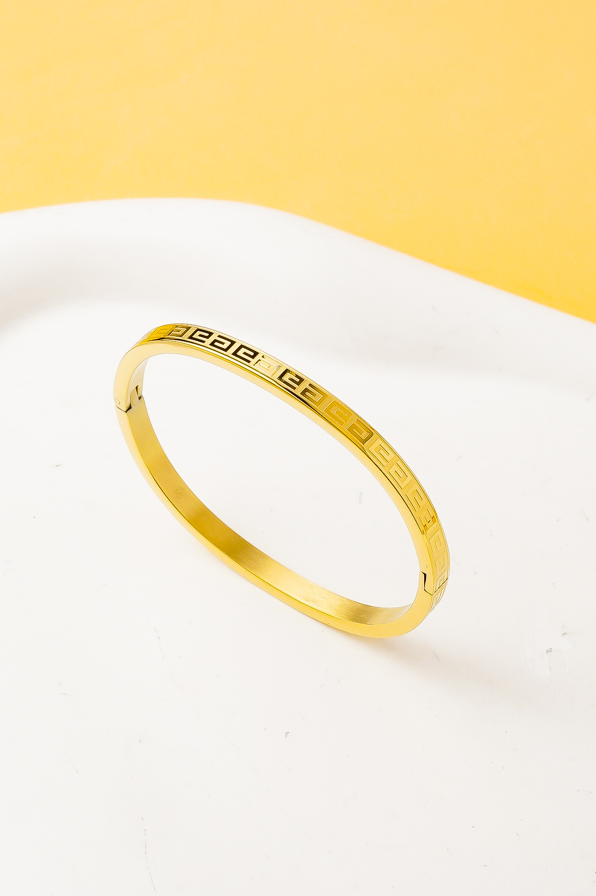 Grossiste Ceramik - Bracelet Enfant Doré 4MM – Acier Inoxydable Ouvrable - Diamètre intérieur : 40 × 50 mm