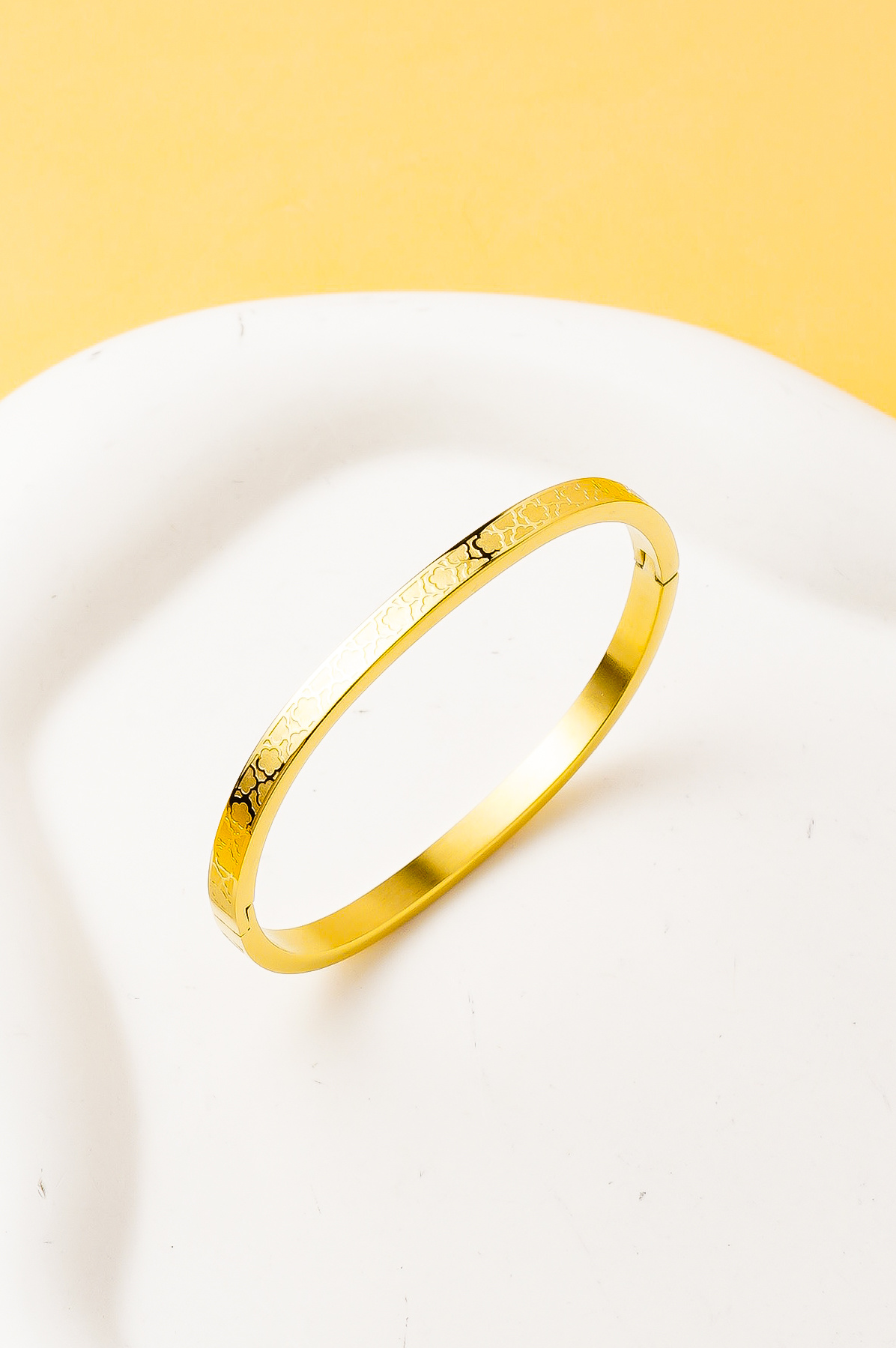 Grossiste Ceramik - Bracelet Enfant Doré 4MM – Acier Inoxydable Ouvrable - Diamètre intérieur : 40 × 50 mm
