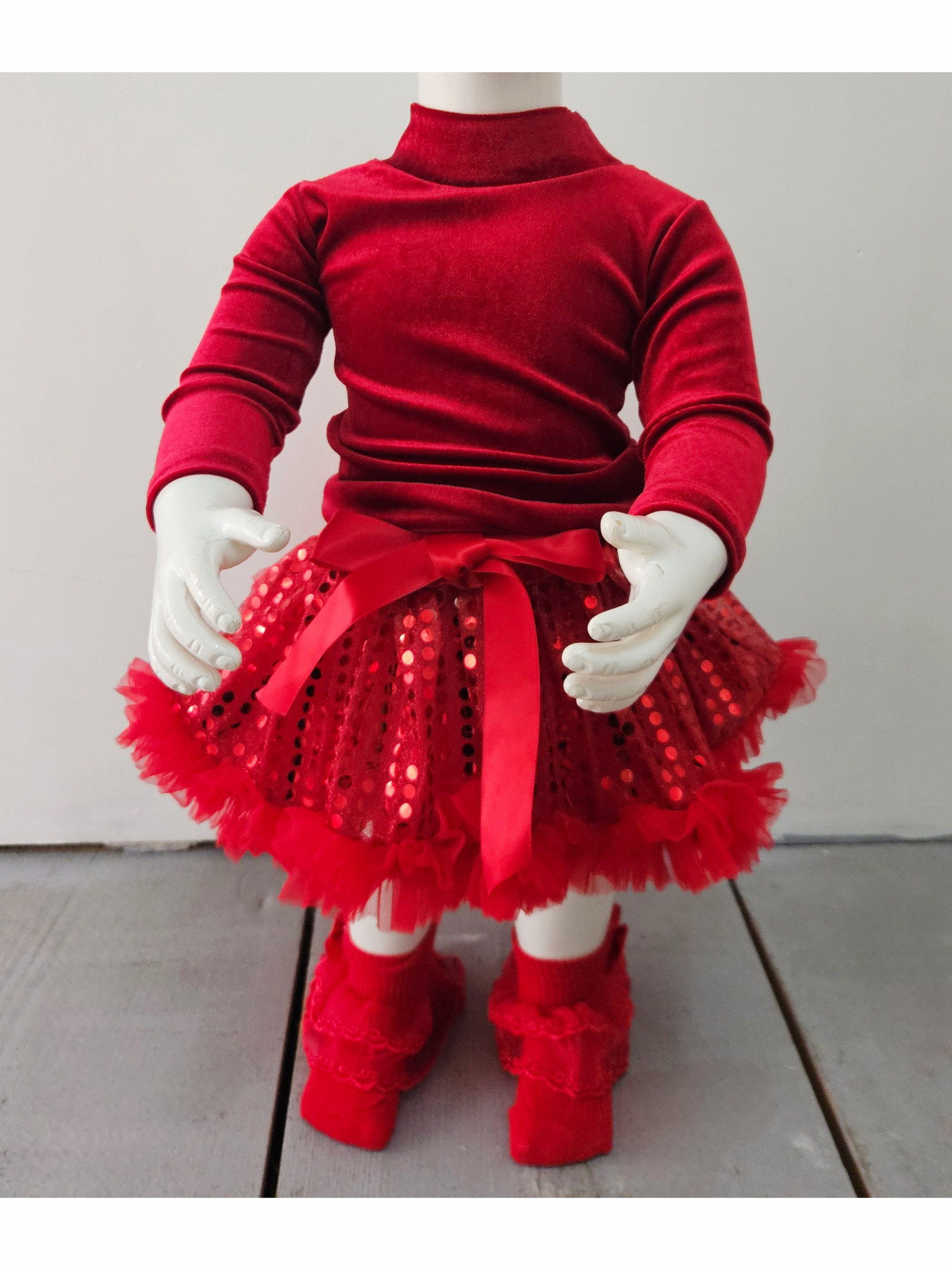 Grossista Chicaprie - Completo Top in Velluto e Gonna Corta Stampa Fiocco di Neve con Calzini Fiocco Festa di Natale Bambina