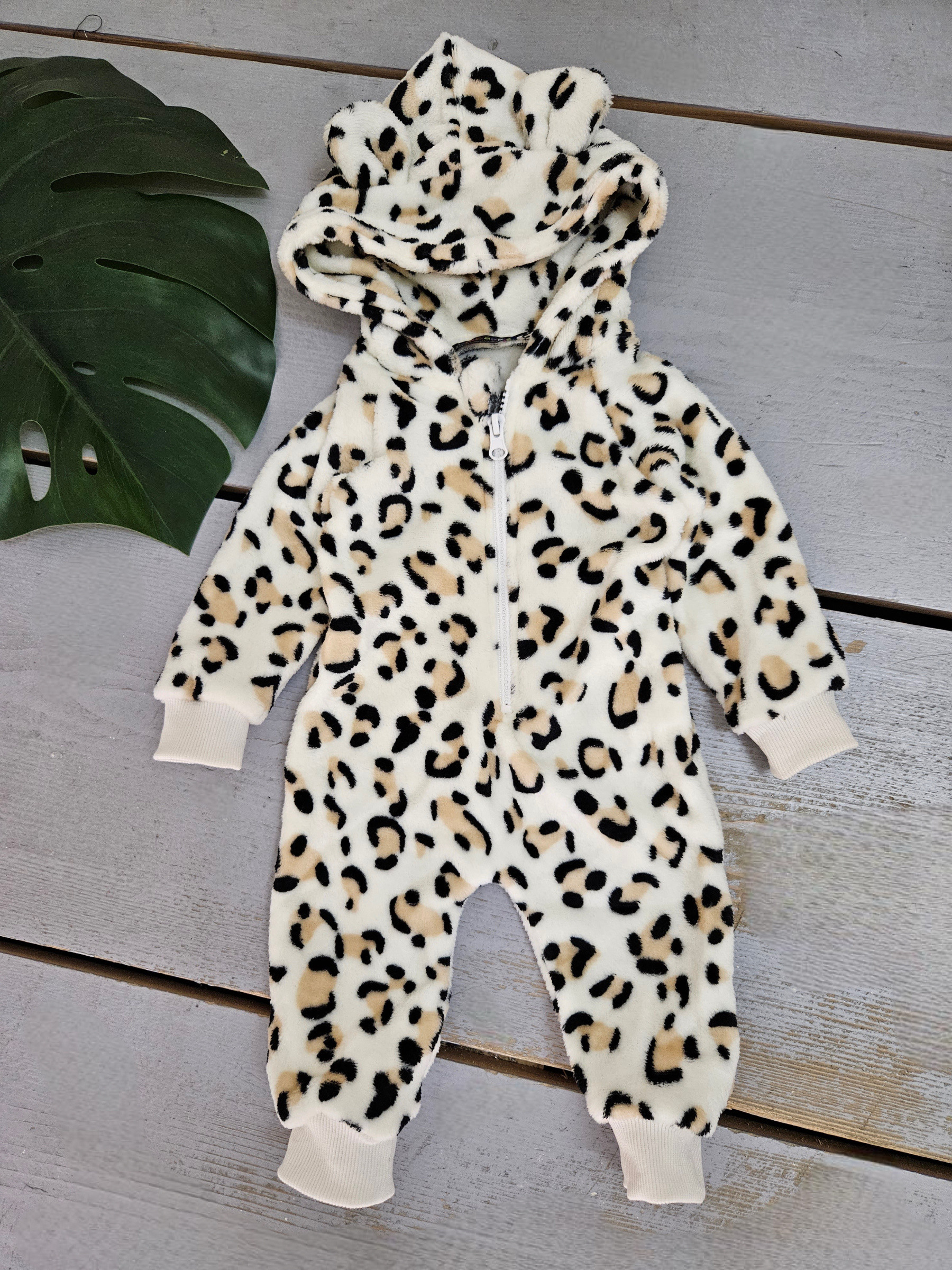 Grossista Chicaprie - Tutina con Cappuccio e Zip con Orecchie e Stampa All-Over a Bozzolo per Bambina