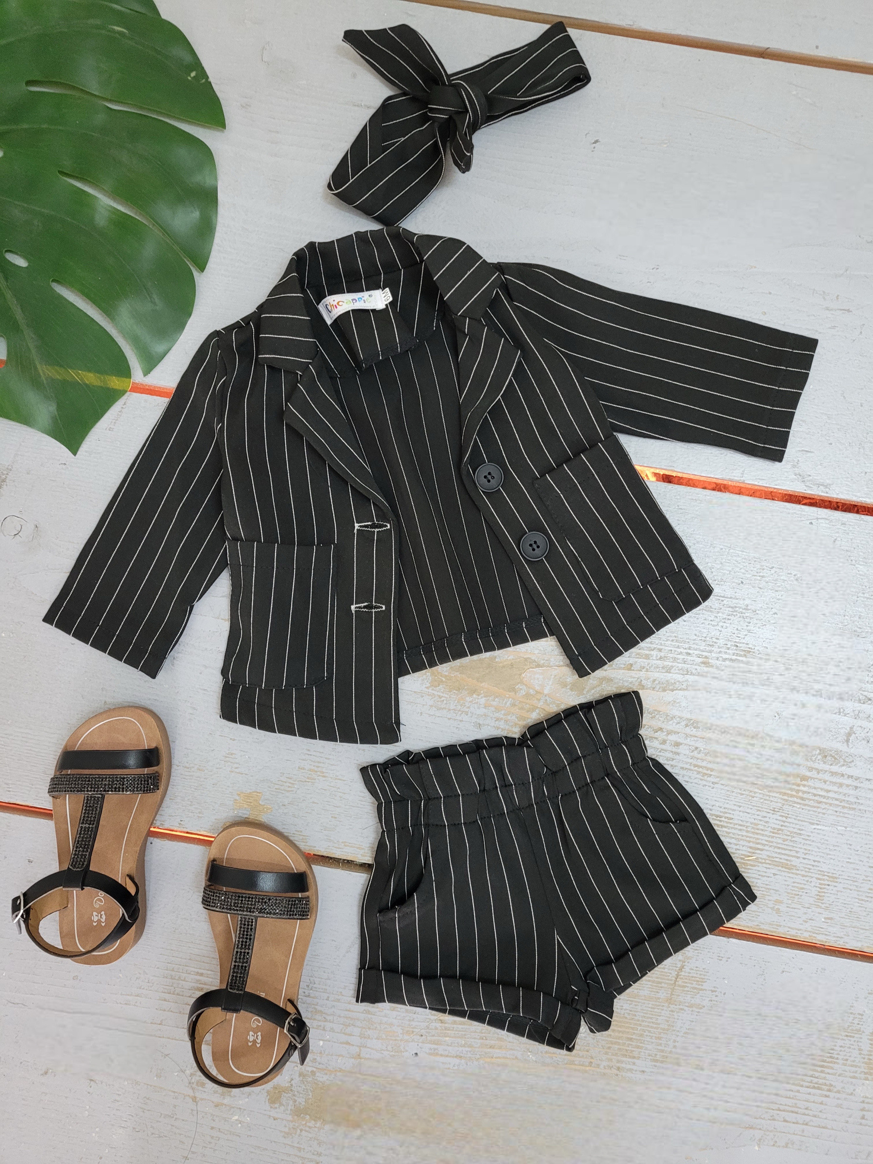 Mayorista Chicaprie - Conjunto de Chaqueta y Short a Rayas Ligero y Fluido con Banda Urbana Contemporánea para Bebé Niña