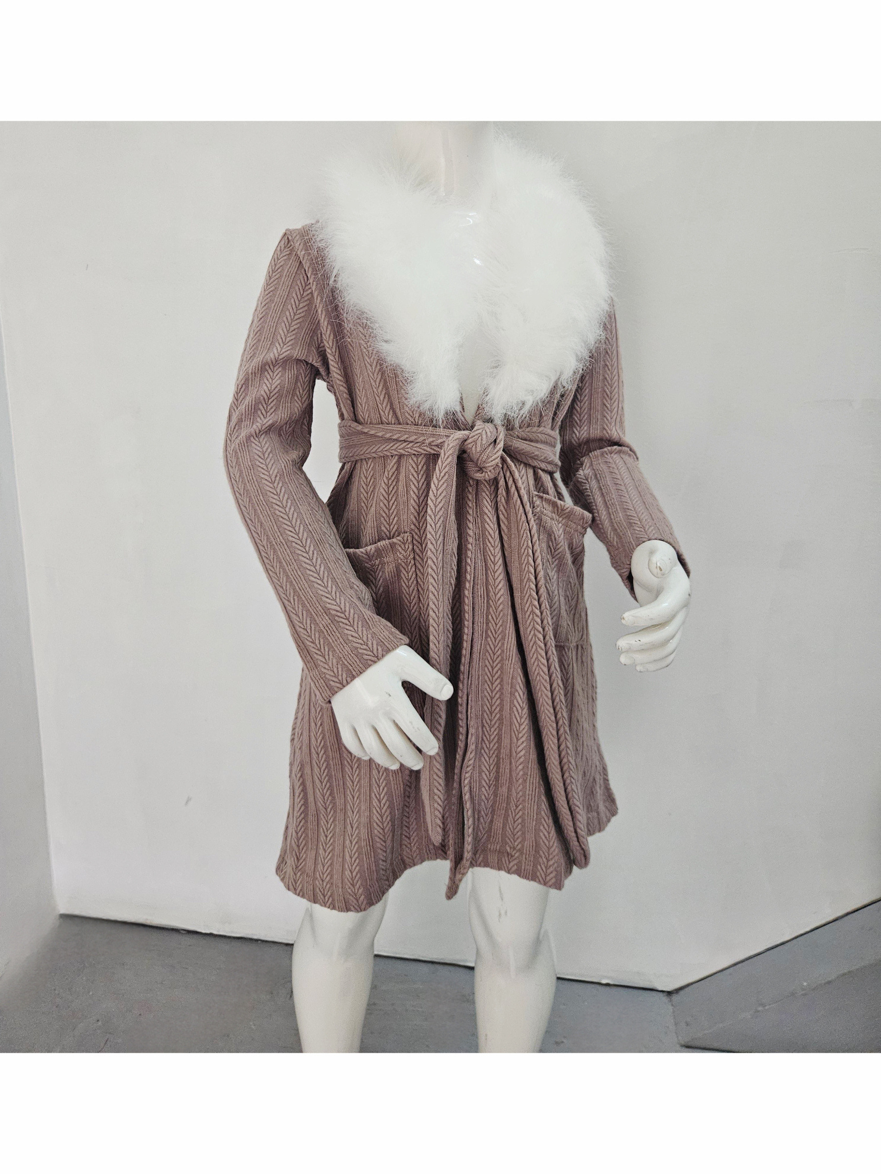 Grossista Chicaprie - Cardigan Lungo in Maglia Unita con Collo in Finta Pelliccia Spessa, Stile Chic Cocoon per Ragazze