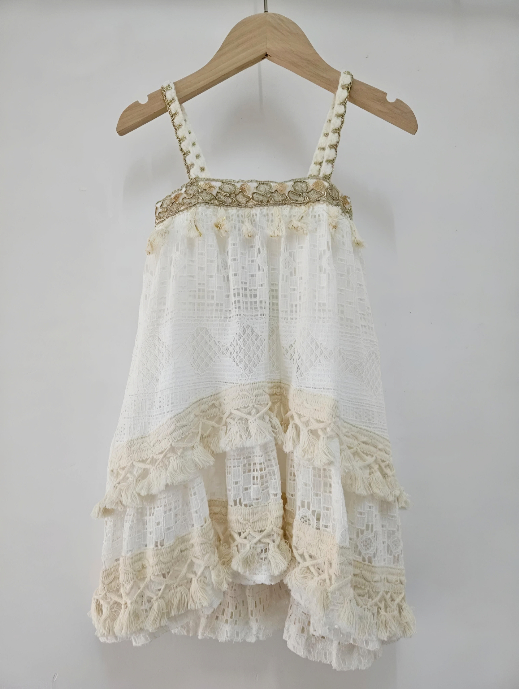 Grossiste Chicaprie - Robe A Bretelles Bohème Maille Crochet Avec Pompon Et Broderie Fille