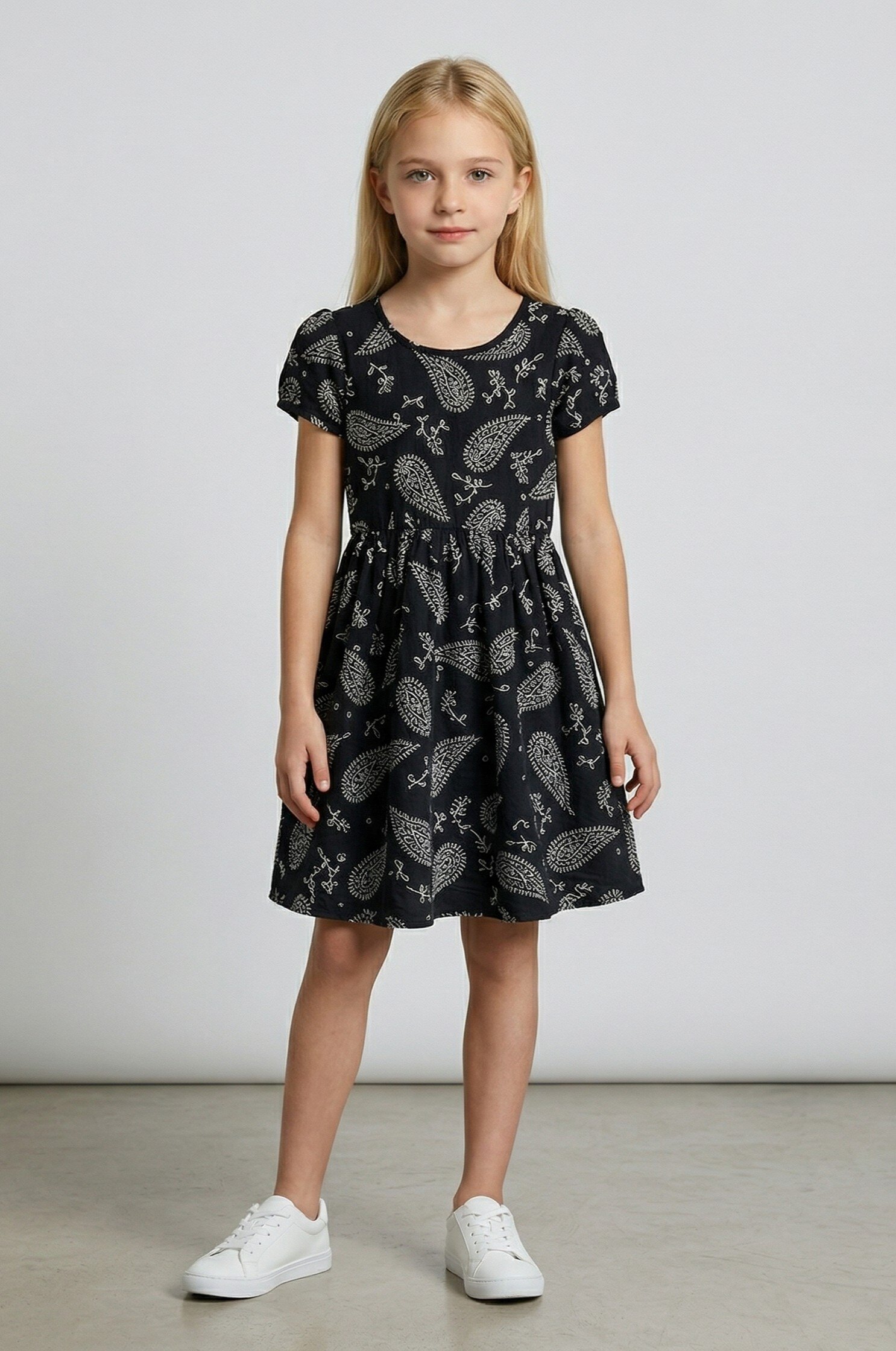 Grossiste CHIC COOL - Robe col rond avec motifs