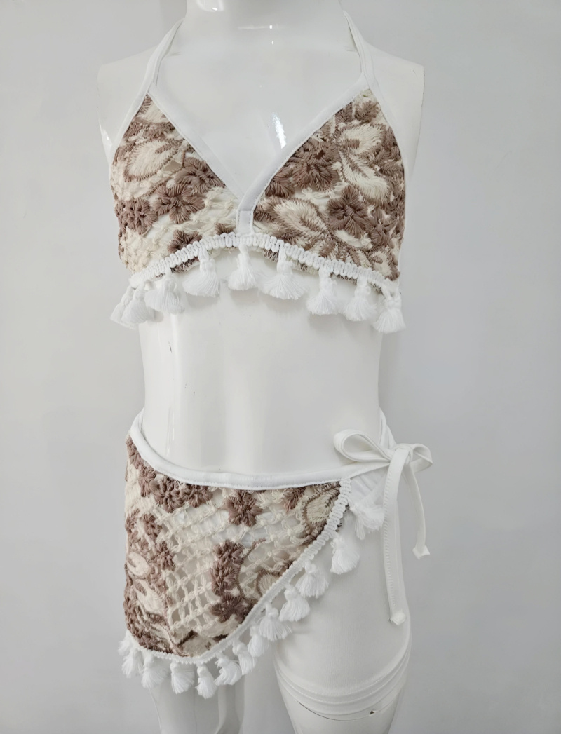 Grossiste Chicaprie - Ensemble 3 Pièces Maillot De Bain Short Crochets Fleuries Et Franges Fille