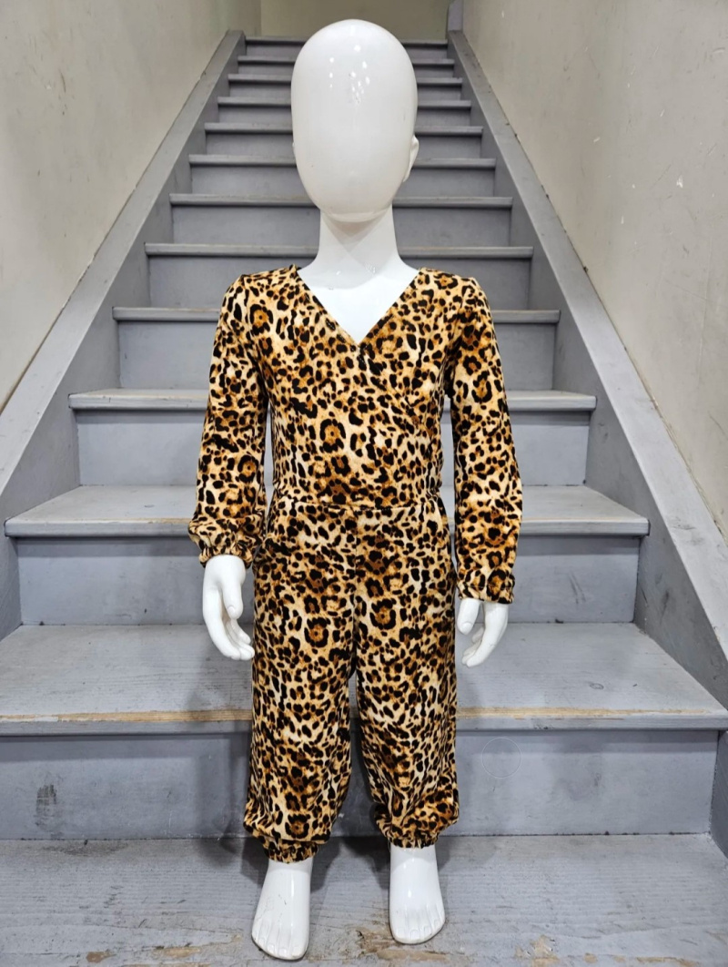 Großhändler Chicaprie - Leichter Jumpsuit aus Samt mit Leopardenmuster, langen Ärmeln und V-Ausschnitt für Mädchen
