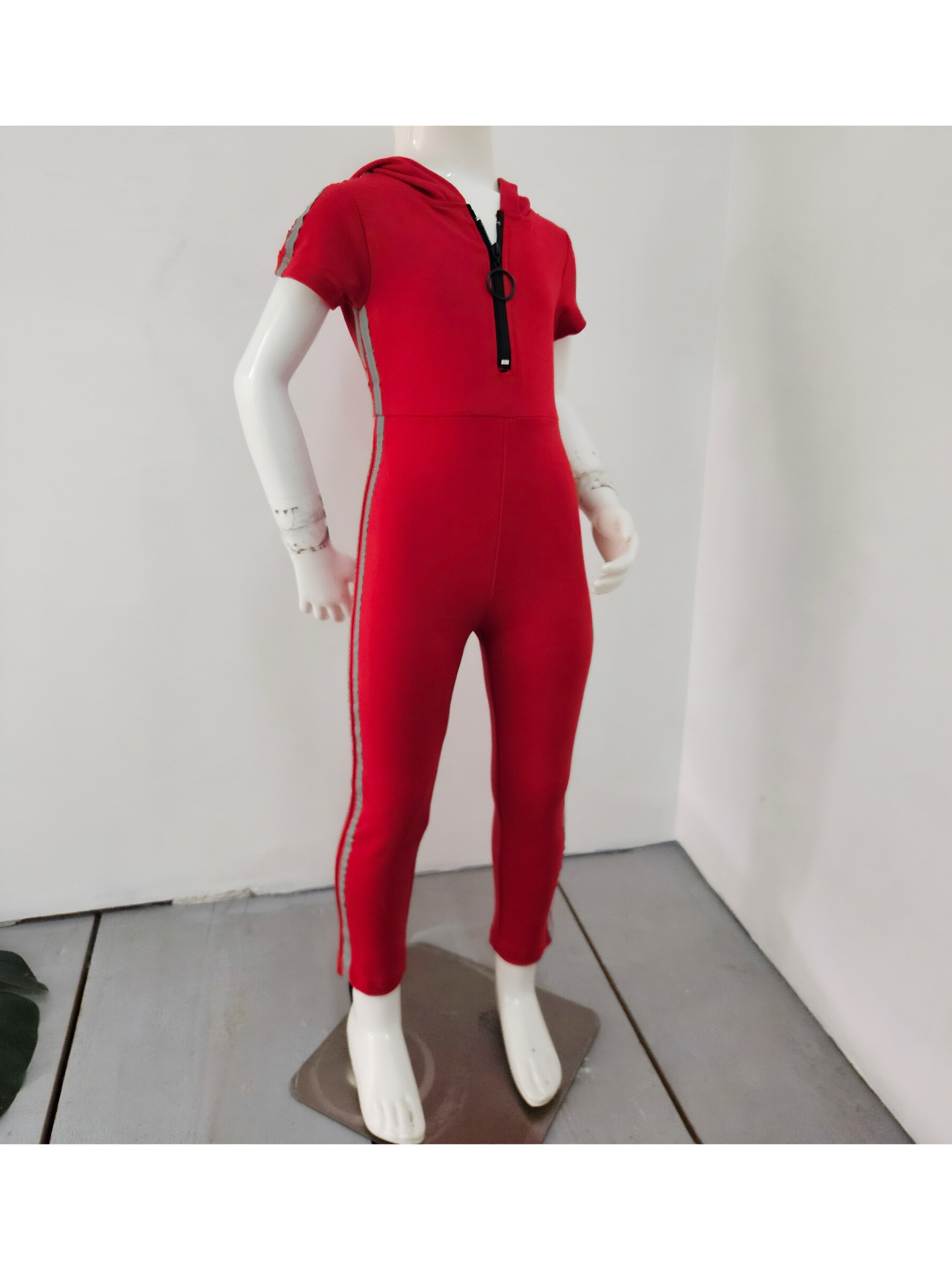 Wholesaler Chicaprie - Girl's solid color short-sleeved romper with sporty stripes and a zipper