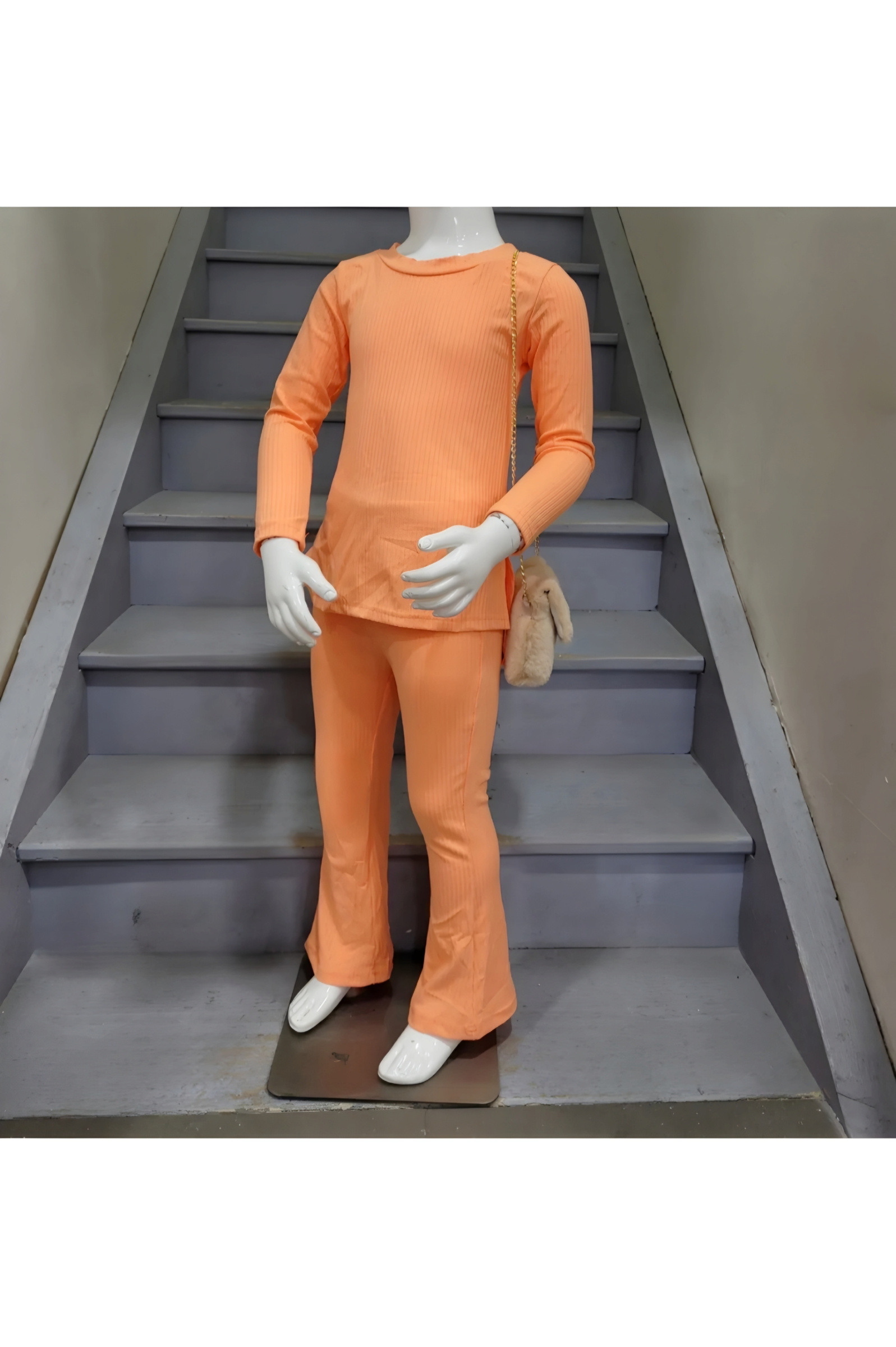Grossiste Chicaprie - Ensemble Tee-Shirt Manches Longues Et Pantalons Évasé Avec Sac fantaisie Faux Fourrure Cœur Fille