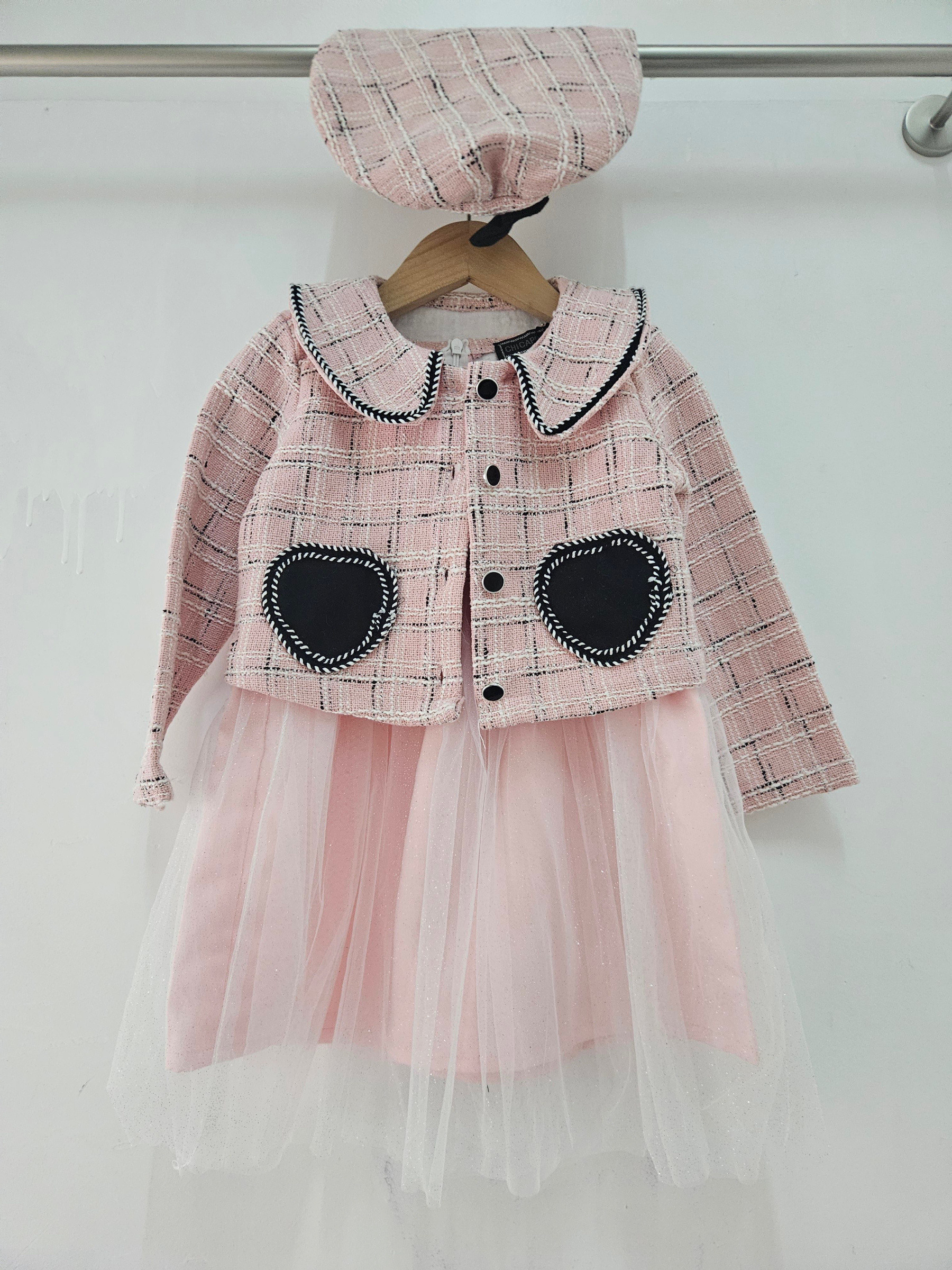 Wholesaler Chicaprie - Tweed beret and jacket set with heart pockets and a dress with sheer tights for a chic girl