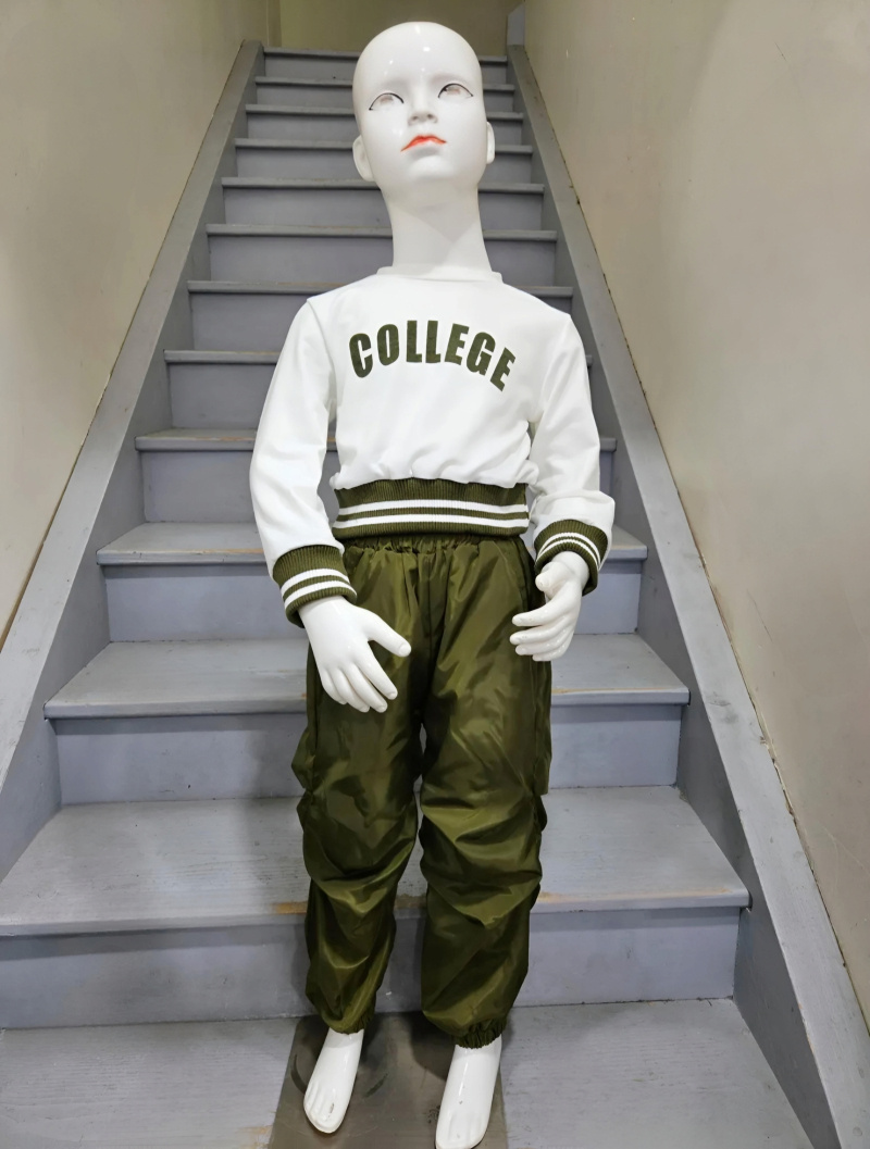 Grossista Chicaprie - Completo sportivo da ragazza con maglia stile college old school e pantaloni tinta unita