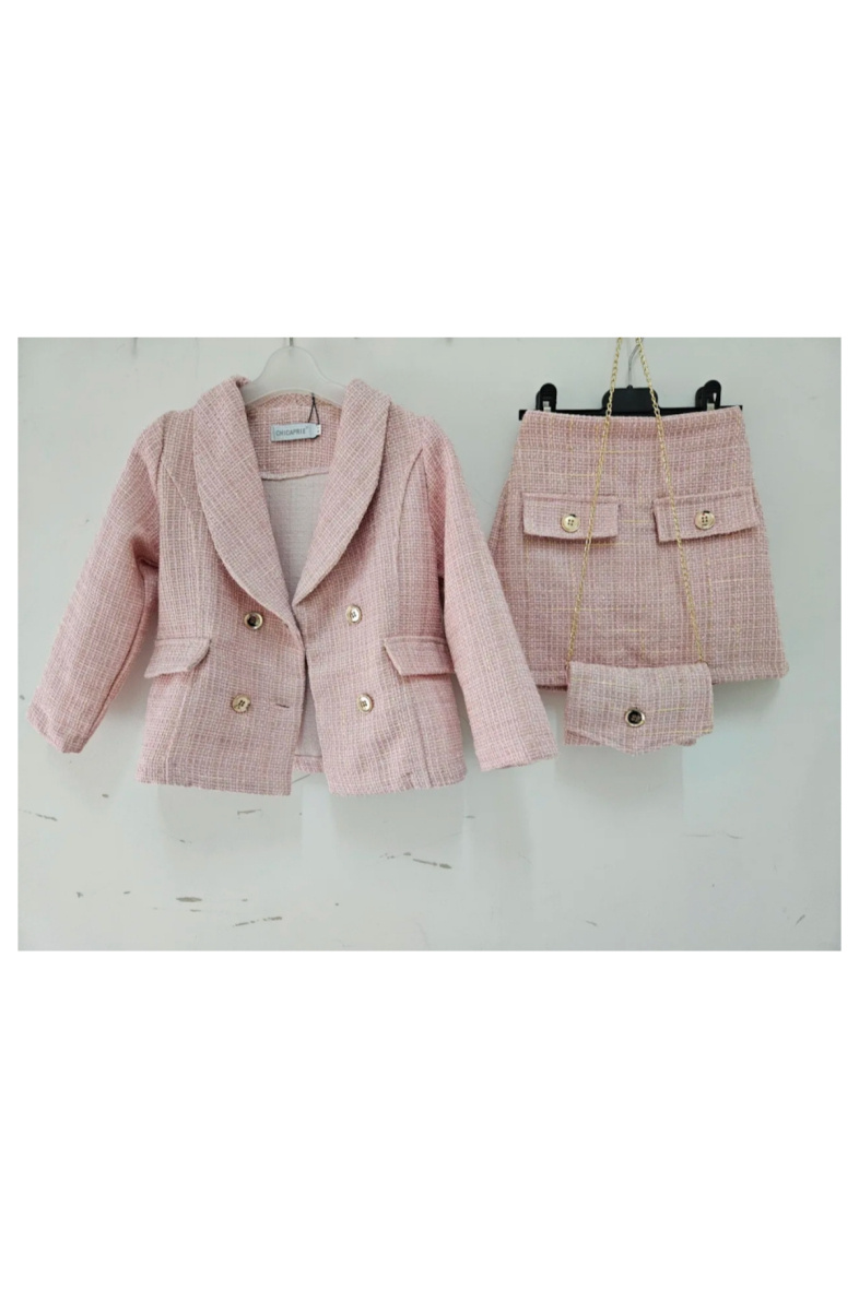 Grossista Chicaprie - Completo composto da giacca chic con bottoni dorati e gonna corta in tweed, con borsa a catena, per ragazza