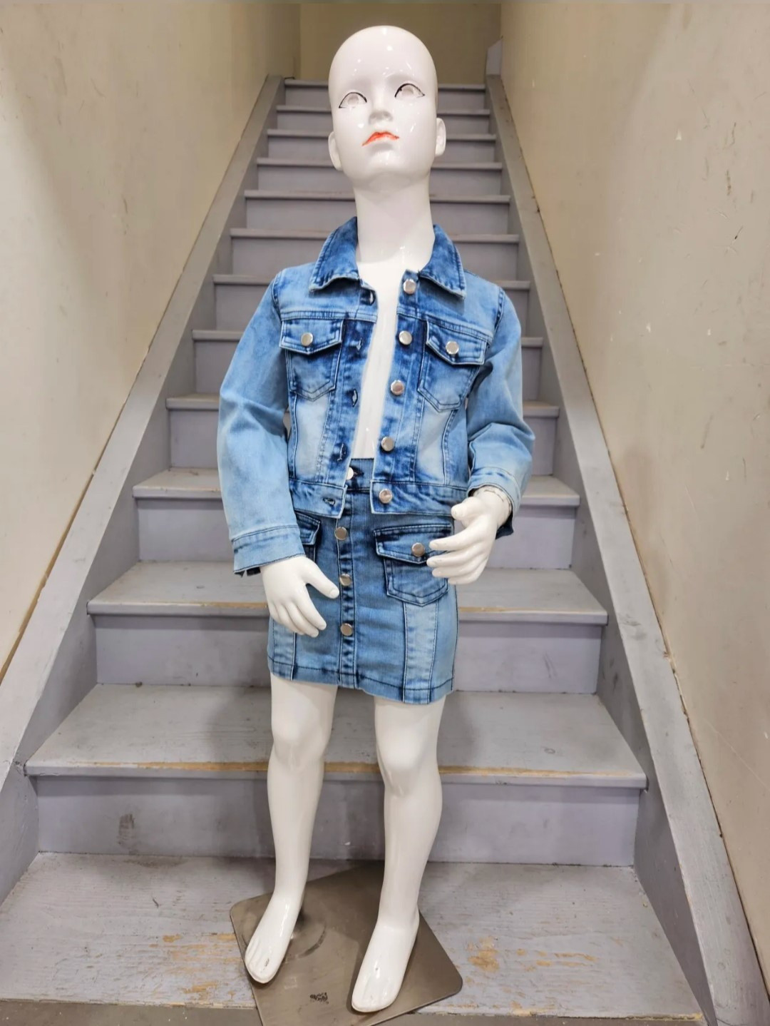 Großhändler Chicaprie - Klassisches Jeans-Set für Mädchen mit Jacke und kurzem Rock mit Knöpfen