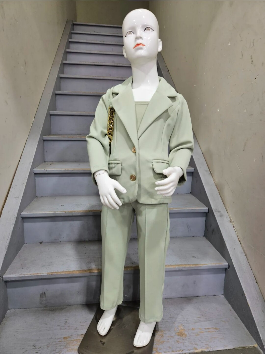 Mayorista Chicaprie - Conjunto de blazer y pantalón liso con top corto de cadena para chica