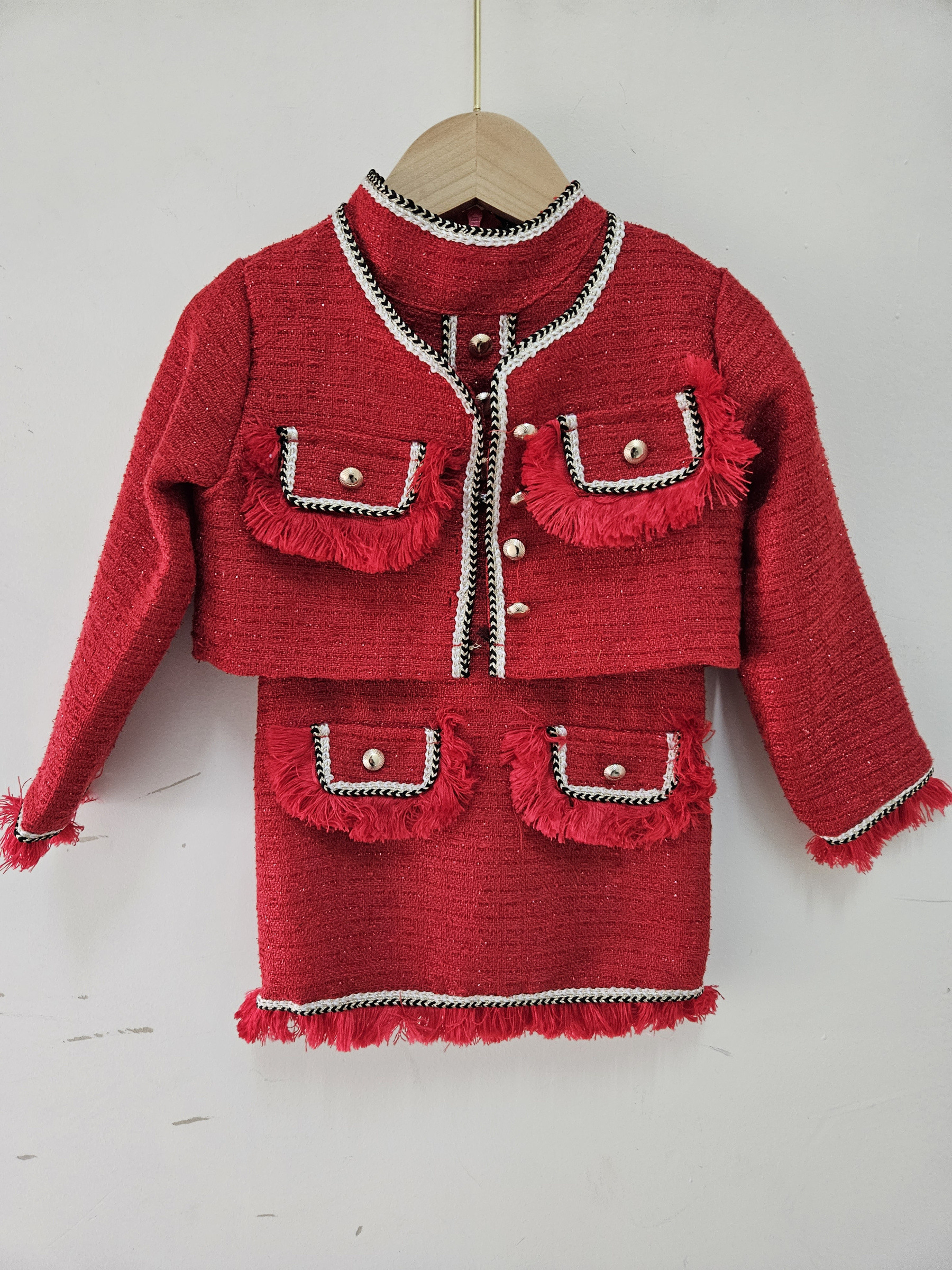 Wholesaler Chicaprie - Girl's tweed suit set with a jacket and dress, featuring faux decorative pockets and fringe