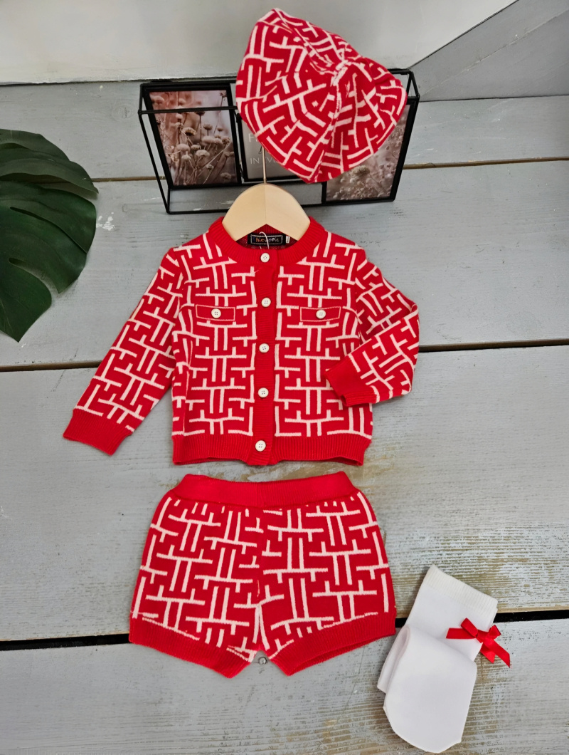 Großhändler Chicaprie - Baby-Mädchen Set mit perlenbesetzter Weste und gemusterter Strick-Shorts sowie einer Baskenmütze