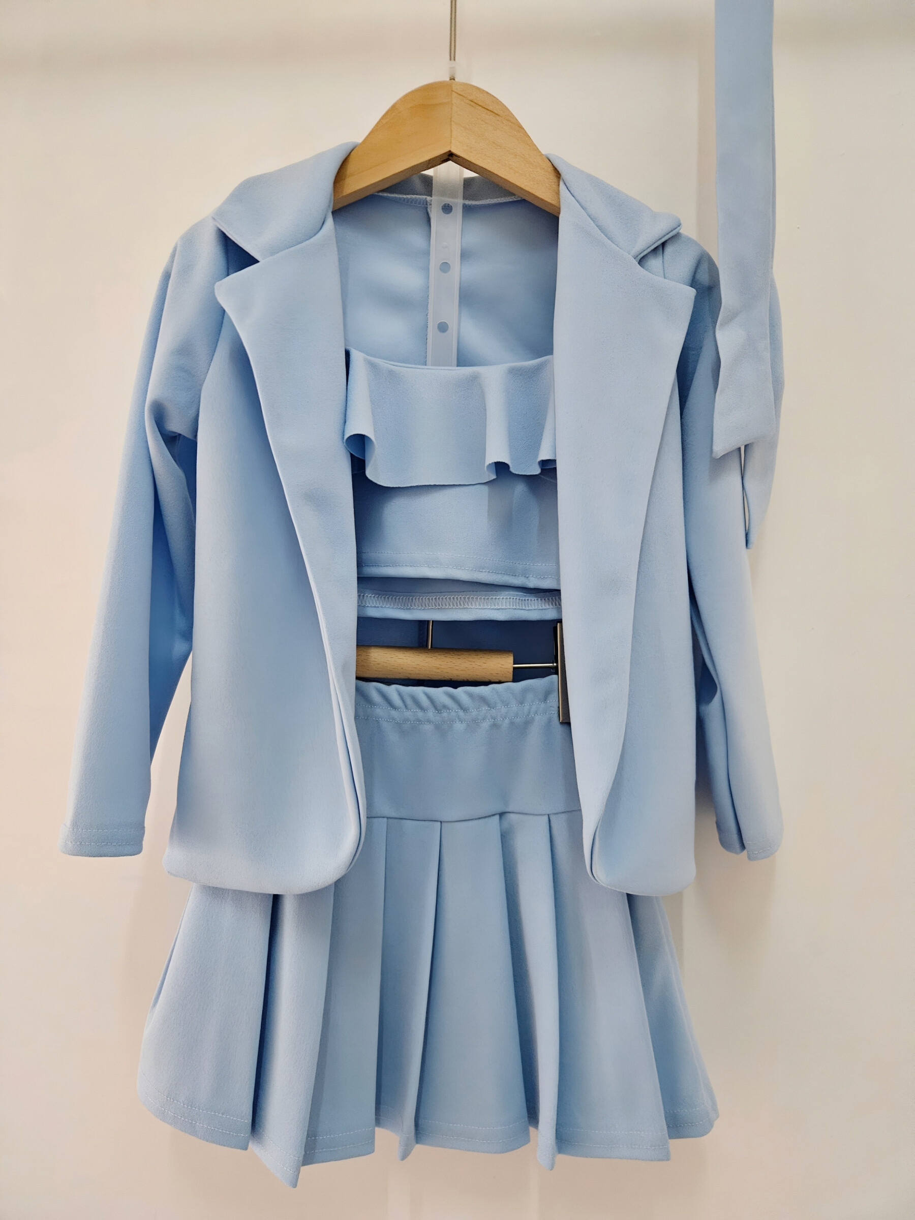 Mayorista Chicaprie - Conjunto para niña con chaqueta blazer y minifalda plisada a juego con un top con volantes