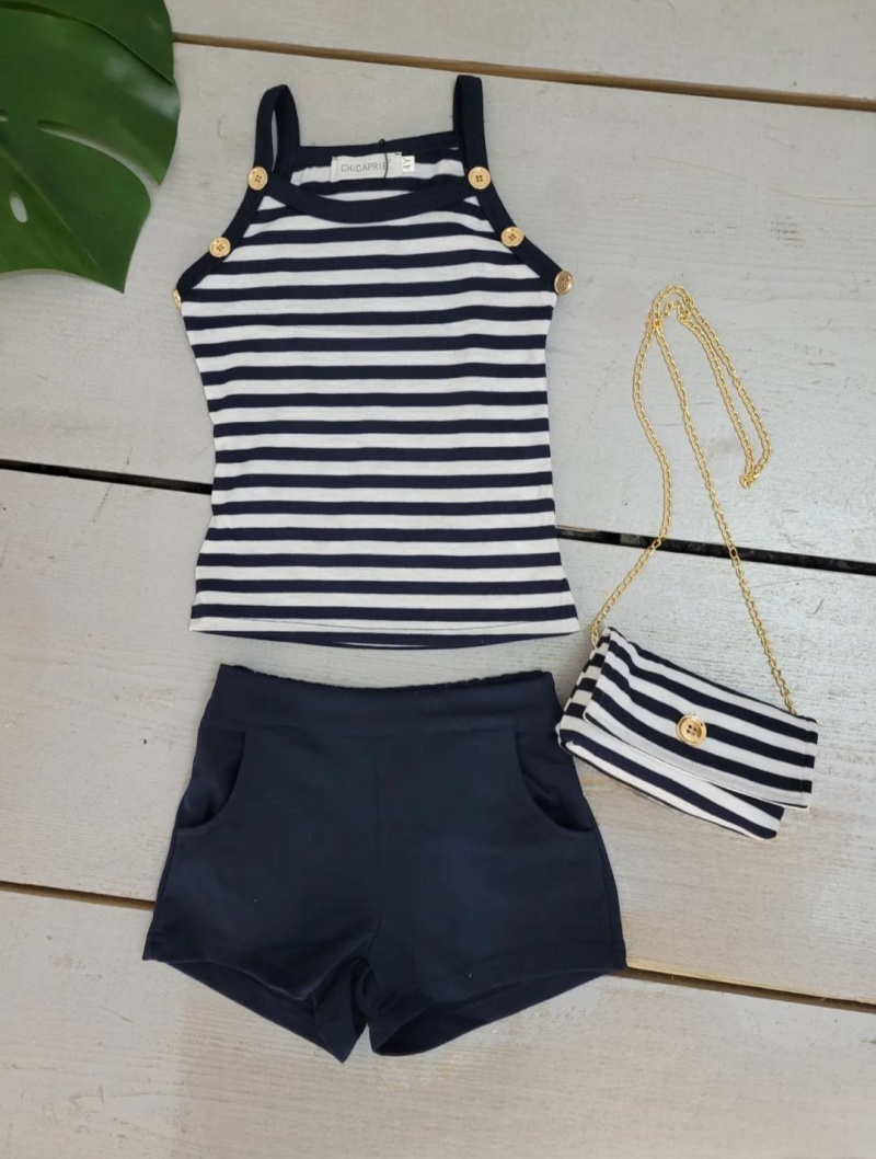Grossista Chicaprie - Completo da bambina composto da maglia a righe stile marinaro con bottoni e pantaloncini corti a tinta unita