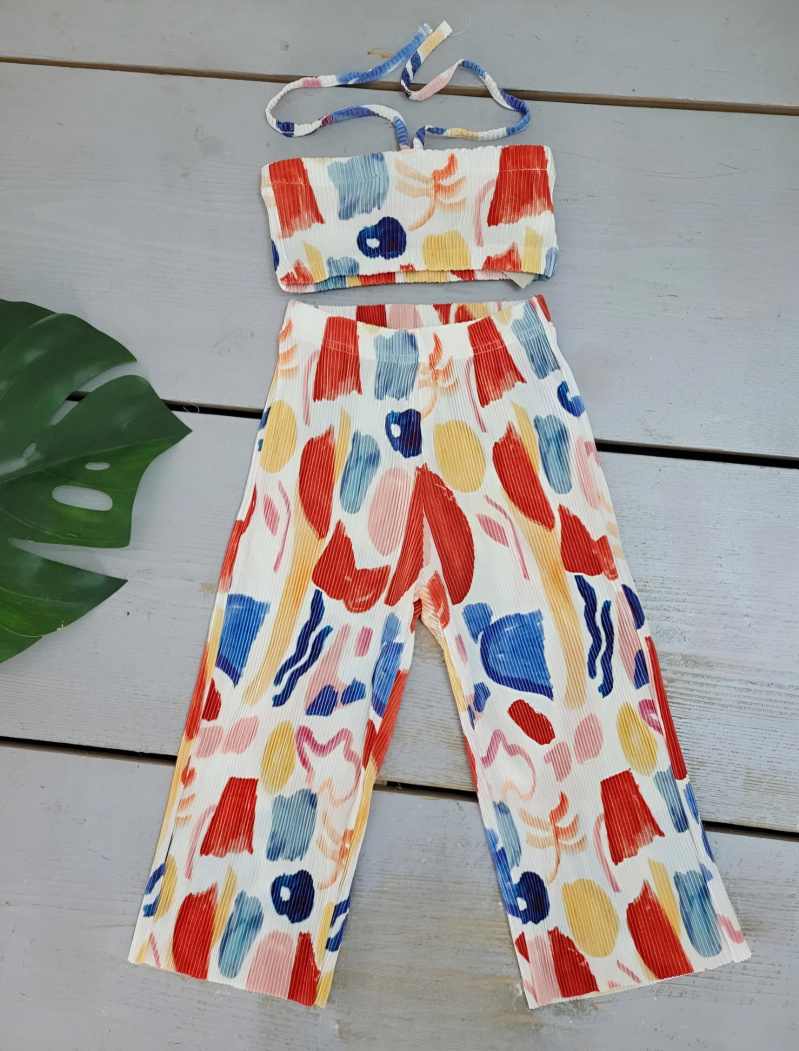 Großhändler Chicaprie - Buntes Set aus Oberteil und Hose für Mädchen