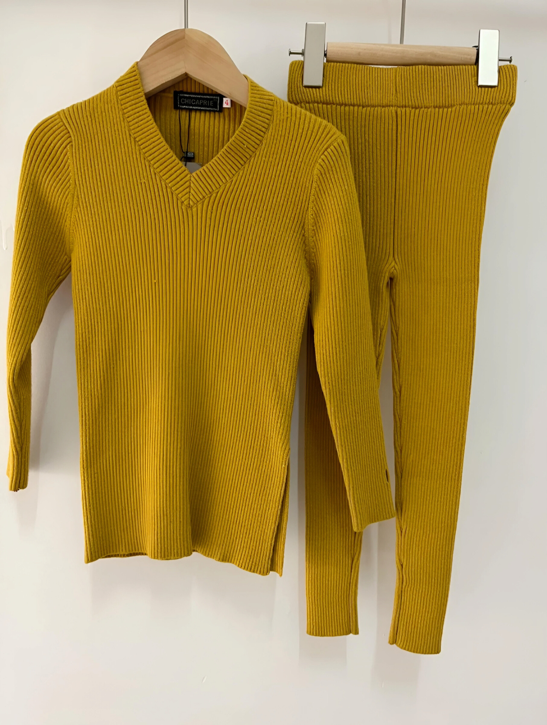 Mayorista Chicaprie - Conjunto para niña compuesto por un jersey de punto liso con cuello en V y leggings con puños acanalados