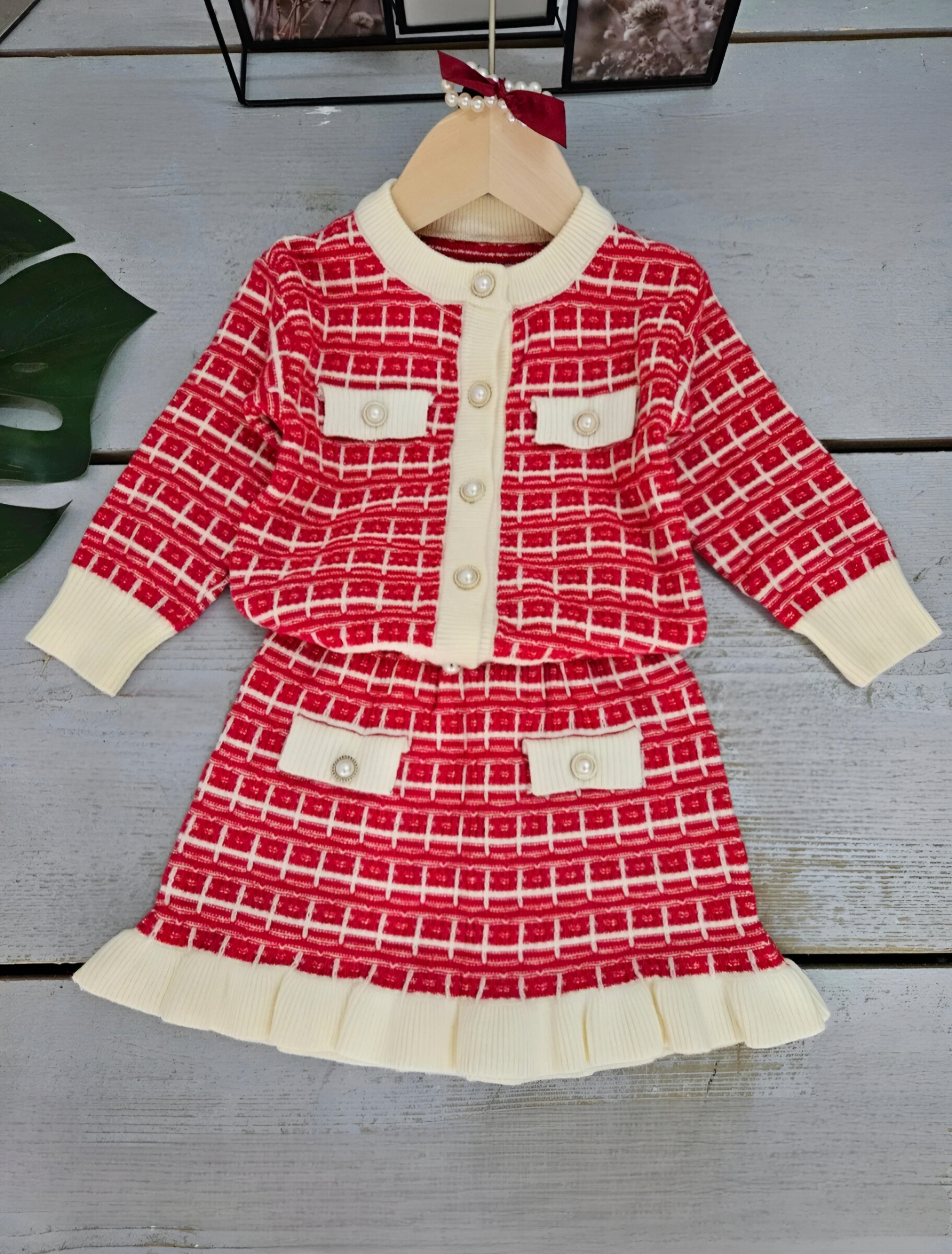 Mayorista Chicaprie - Conjunto Niña Chaleco y Falda Corta Estilo Tweed de Cuadros Punto Perla