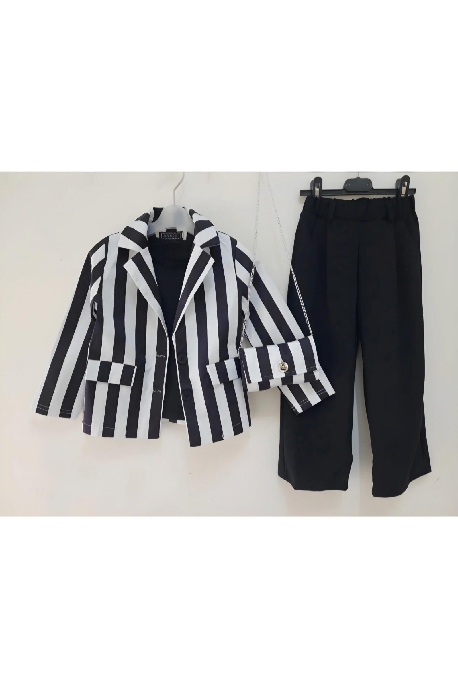 Wholesaler Chicaprie - Girls' outfit with a striped lightweight jacket, a tee-shirt and flowy solid-color pants