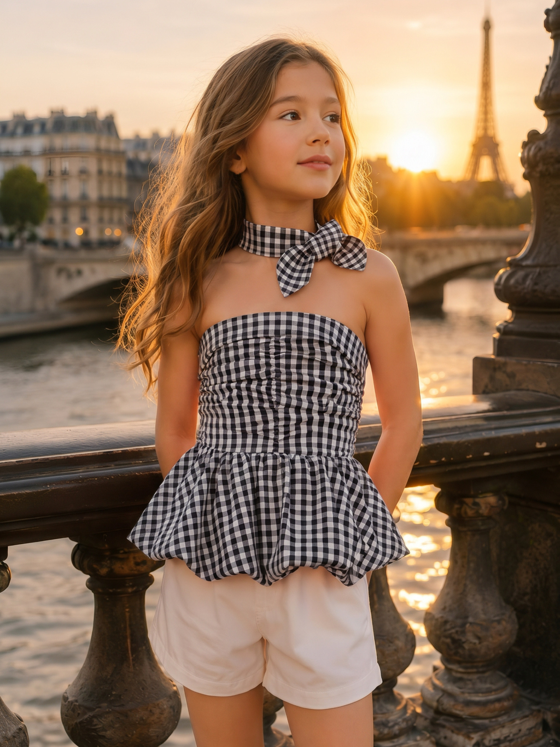 Grossiste Chicaprie - Ensemble Top Volant Avec Épaules Dénudées Imprimé Rayure Et Short Uni Fille
