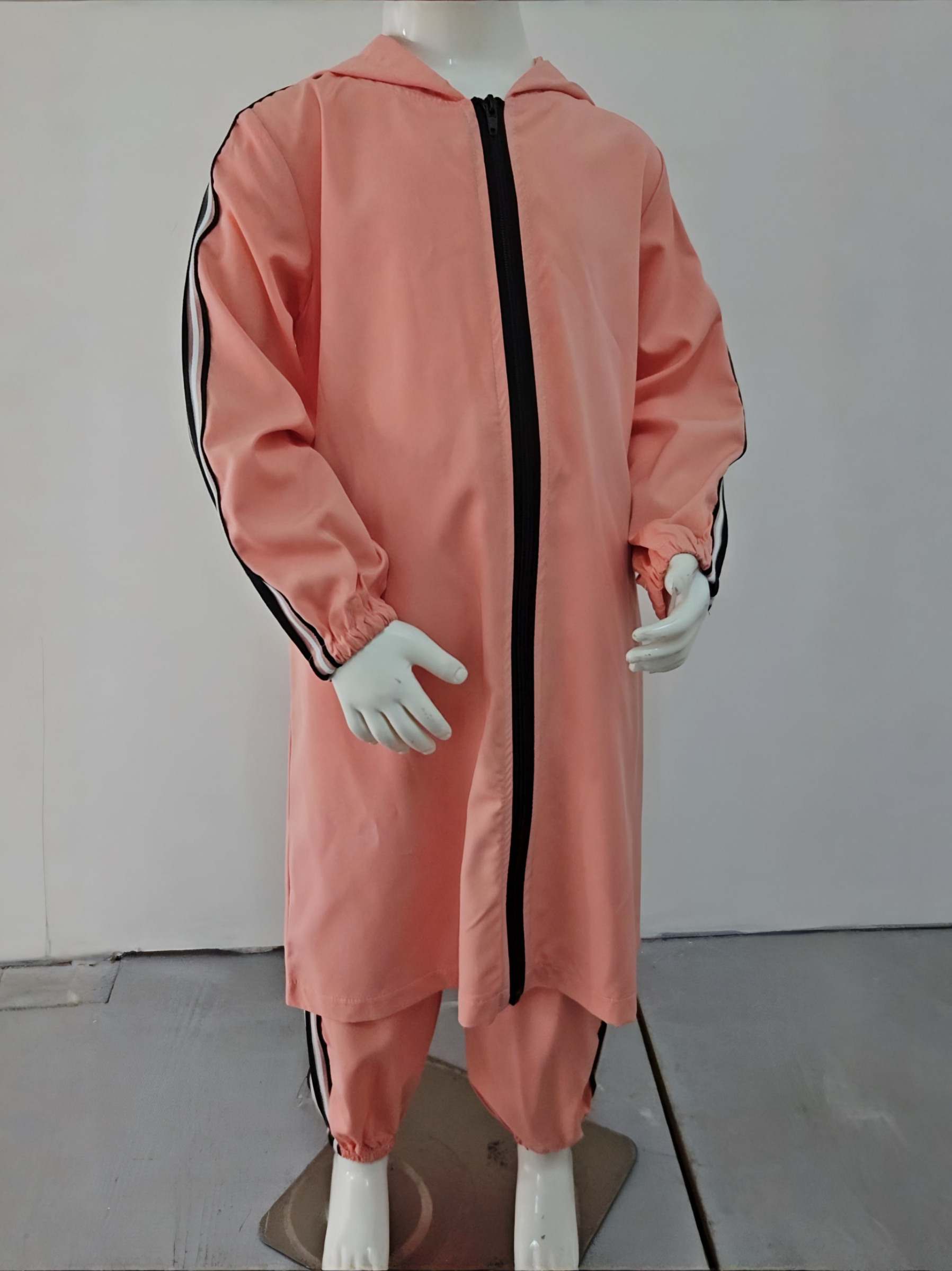 Großhändler Chicaprie - Mädchen Sport-Set: Kapuzenjacke mit Reißverschluss und Streifen, Einfarbige Hose