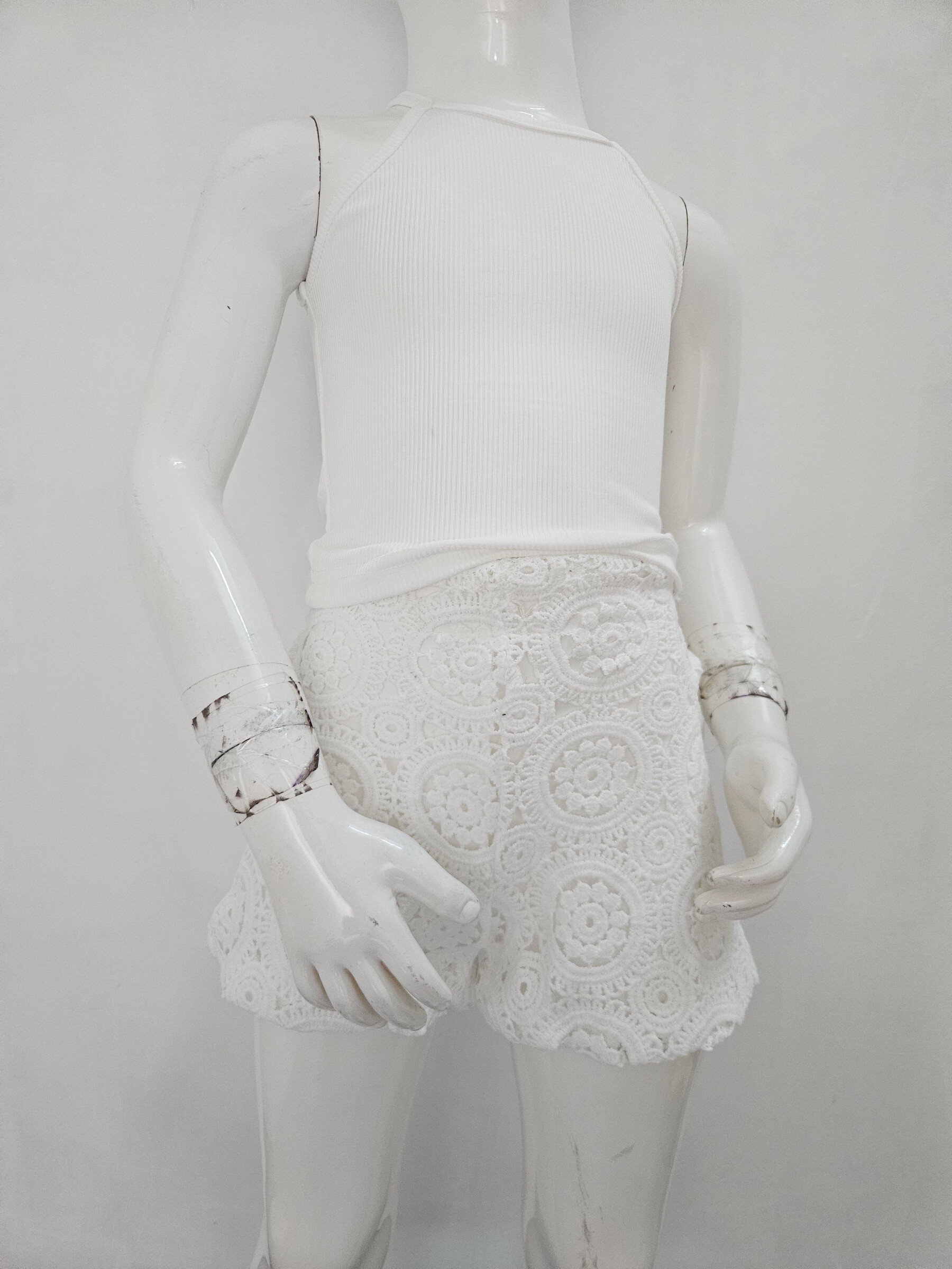 Mayorista Chicaprie - Conjunto de top con tirantes finos acanalados y pantalones cortos de encaje liso para niñas
