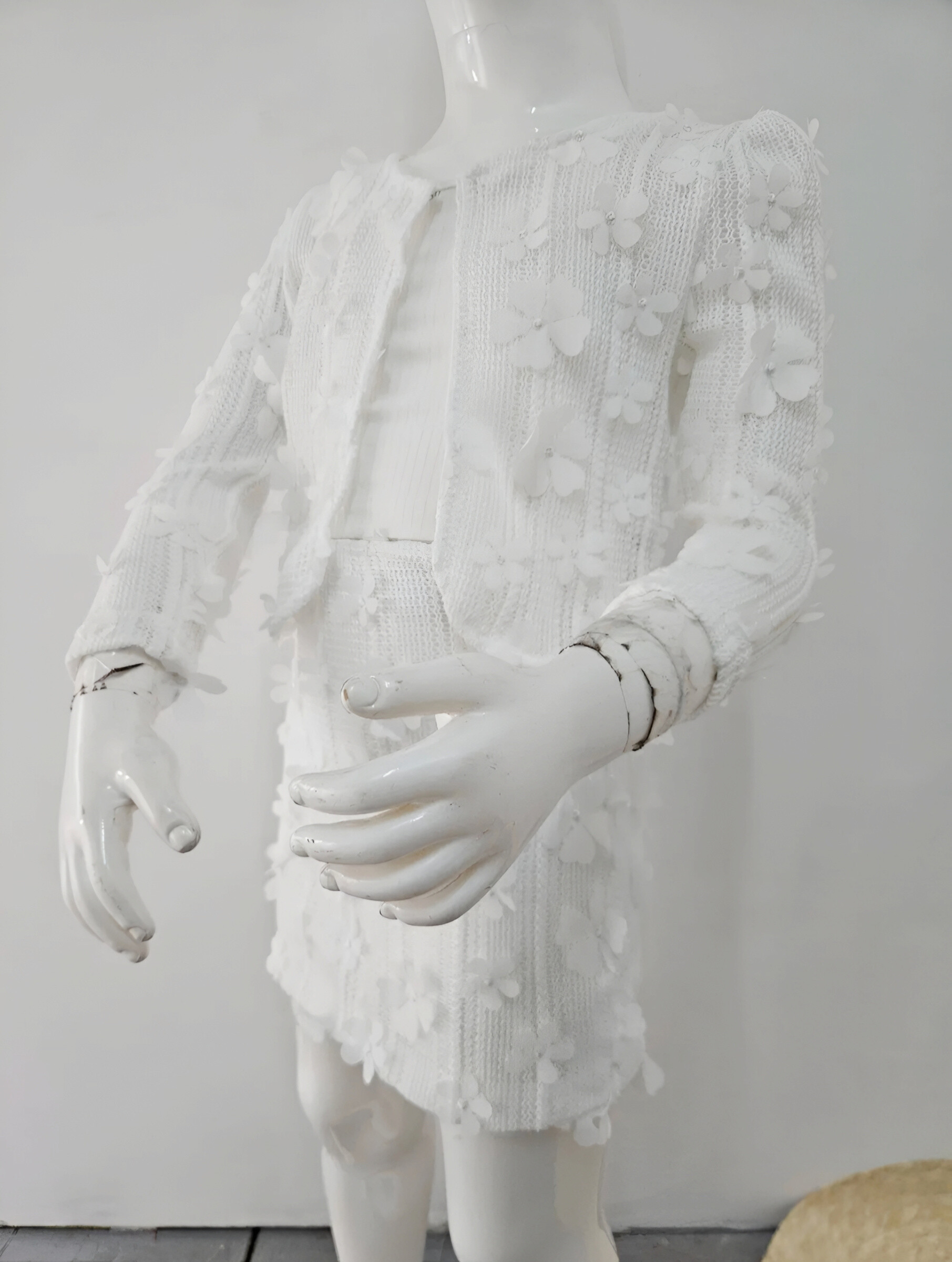 Grossiste Chicaprie - Ensemble Gilet Et Jupe Courte Crochet Floral Uni Avec Top Bretelles Finement Côtelé Fille