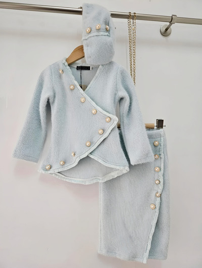 Grossista Chicaprie - Completo Gilet e Gonna Lunga a Maglia a Coste con Bottoni di Perle Chic Bozzolo Ragazza Grossista Chicaprie - Completo Gilet e Gonna Lunga a Maglia a Coste con Bottoni di Perle Chic Bozzolo Ragazza