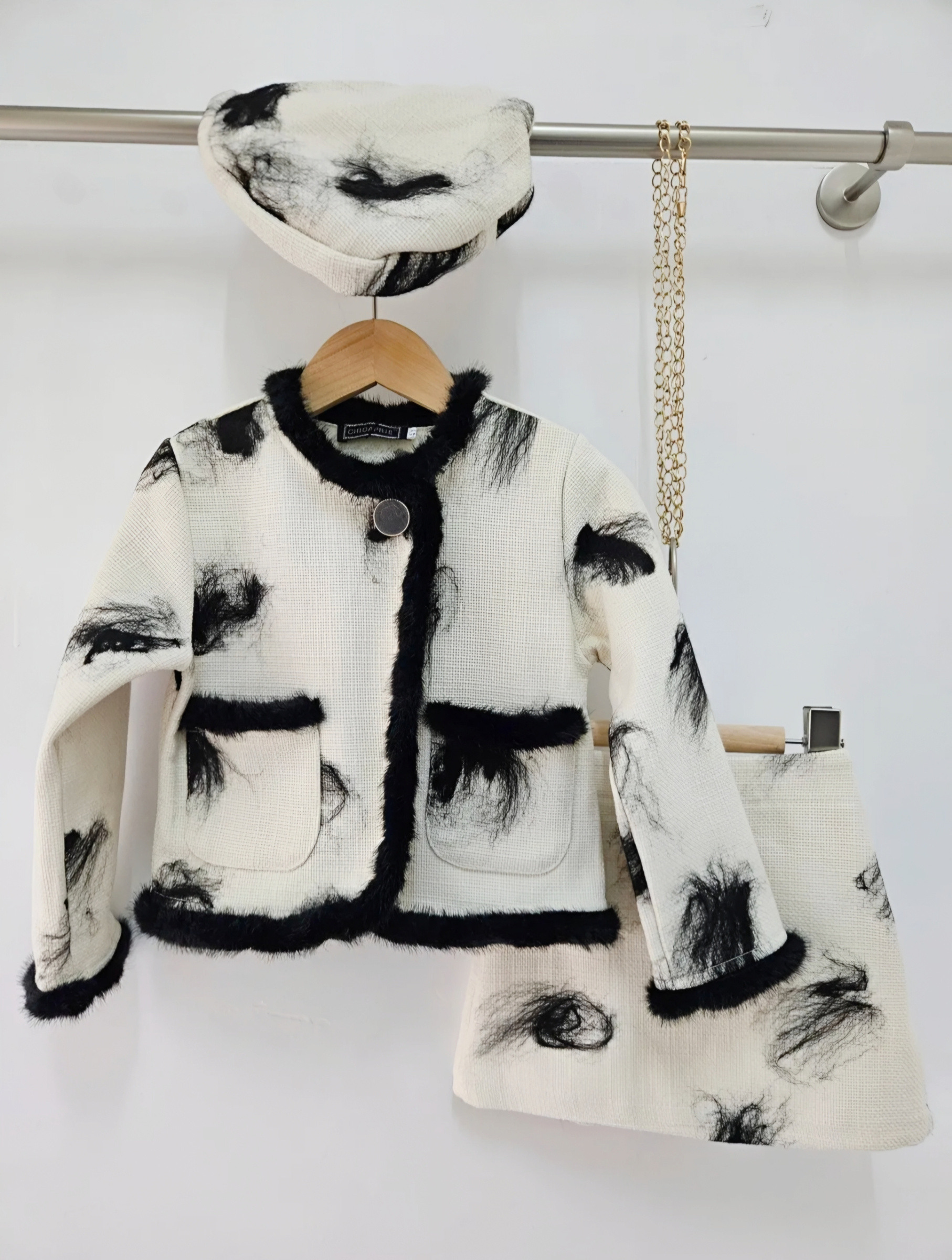Großhändler Chicaprie - Wind-Effekt Jacken- und Rock-Set mit Kunstfell und schickem zeitgenössischem Mädchen-Beret