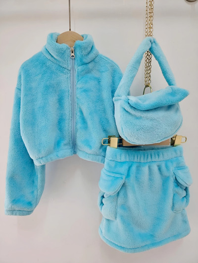 Grossista Chicaprie - Completo Giacca e Gonna Corta Cargo Unito con Pelliccia Sintetica e Borsa Streetwear Cocoon Ragazza Grossista Chicaprie - Completo Giacca e Gonna Corta Cargo Unito con Pelliccia Sintetica e Borsa Streetwear Cocoon Ragazza