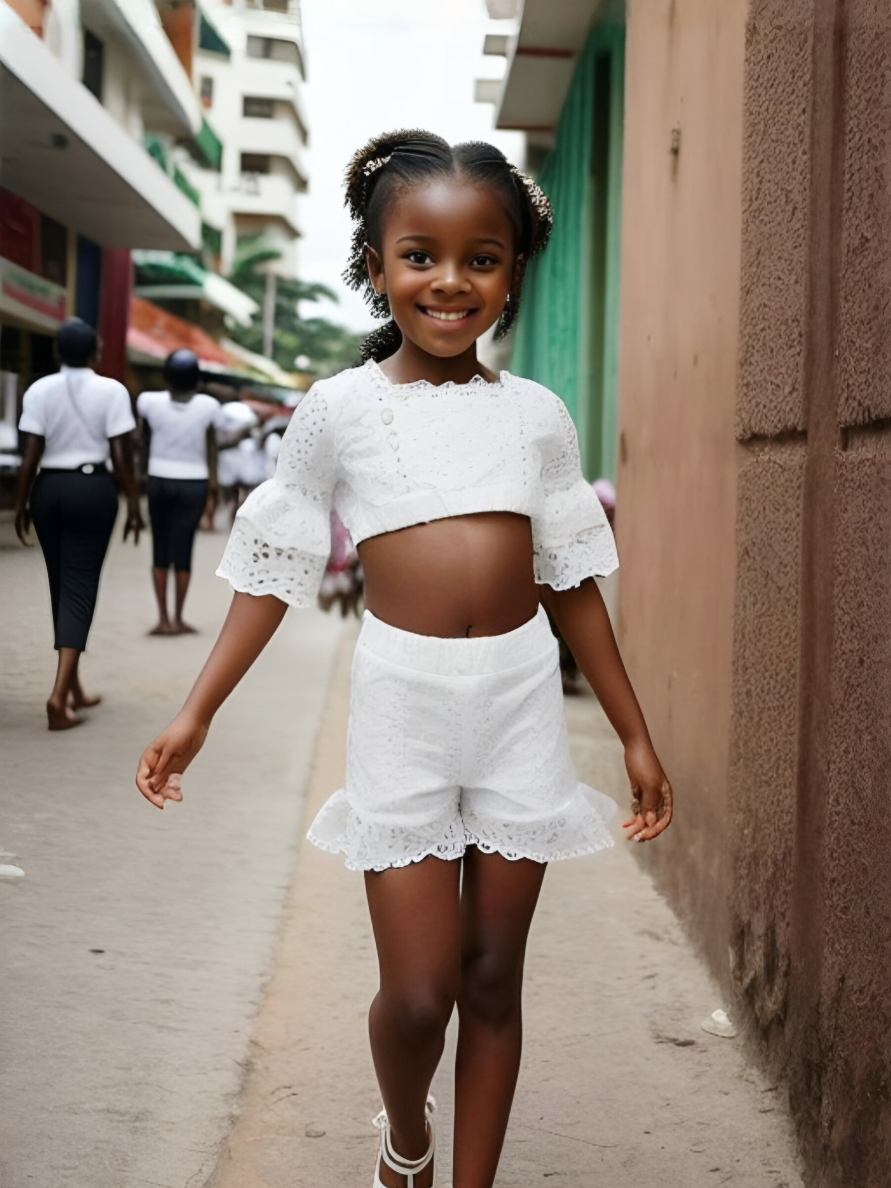 Grossista Chicaprie - Set Crop Top e Shorts con Balze di Pizzo per Ragazze