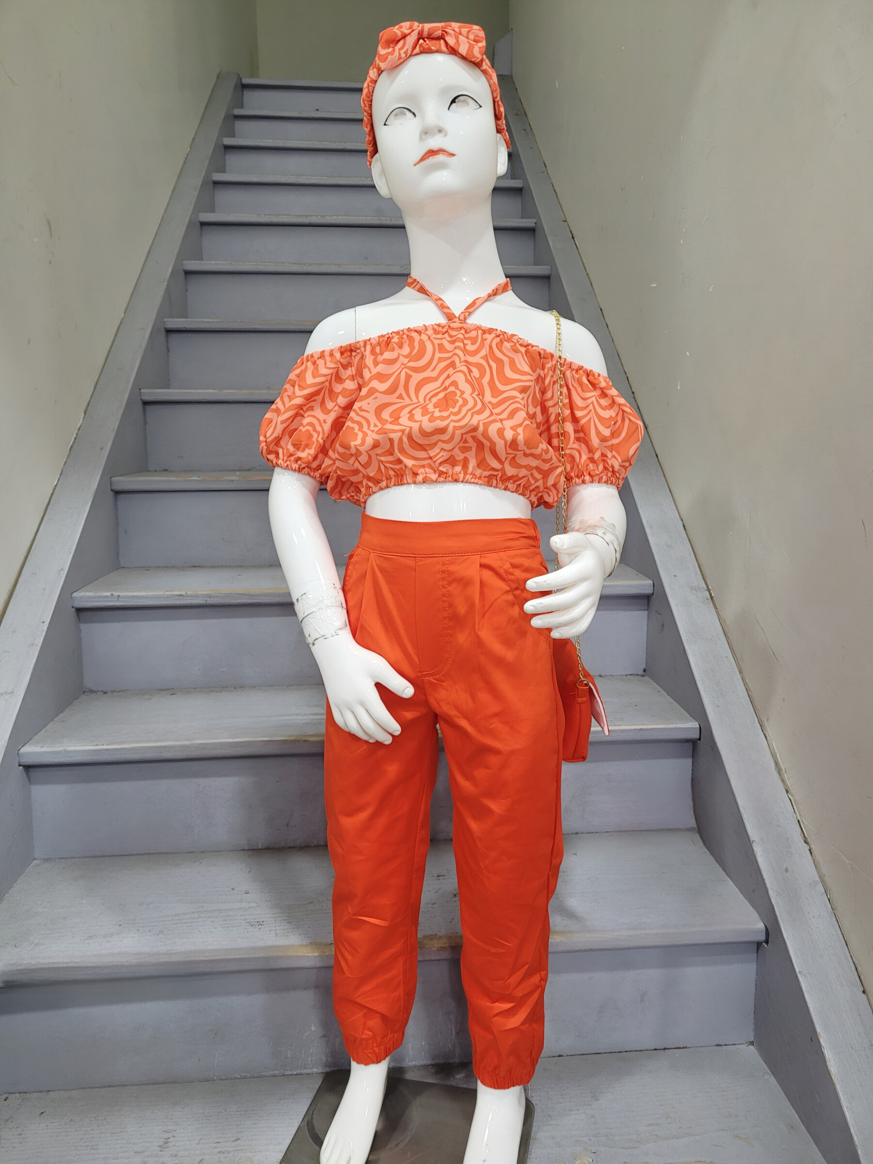 Großhändler Chicaprie - Schulterfreies Crop-Top mit Puffärmeln und Print, kombiniert mit einer fließenden Uni-Hose für Mädchen