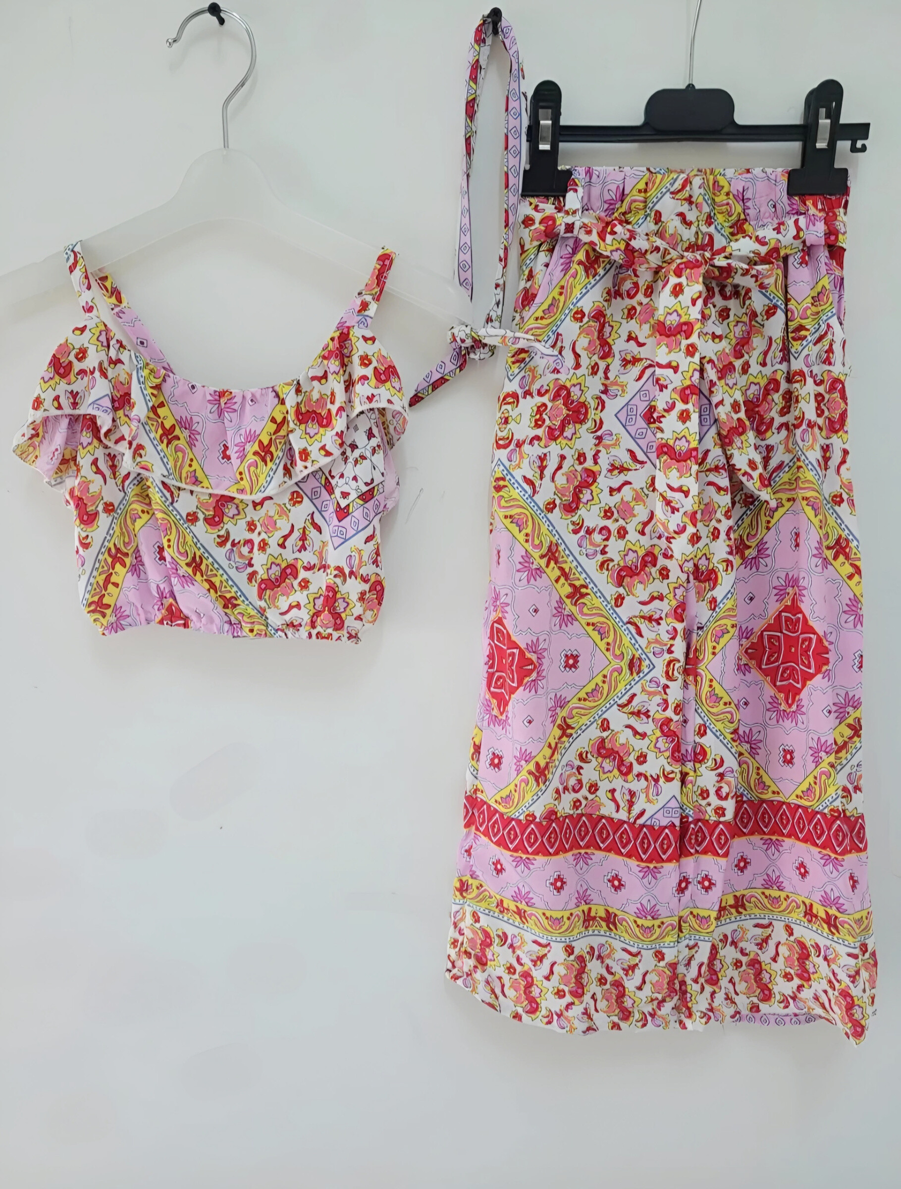 Grossiste Chicaprie - Ensemble Crop Top Volant Et Pantalon Motifs Légère Et Fluide Avec Ceinture Fille