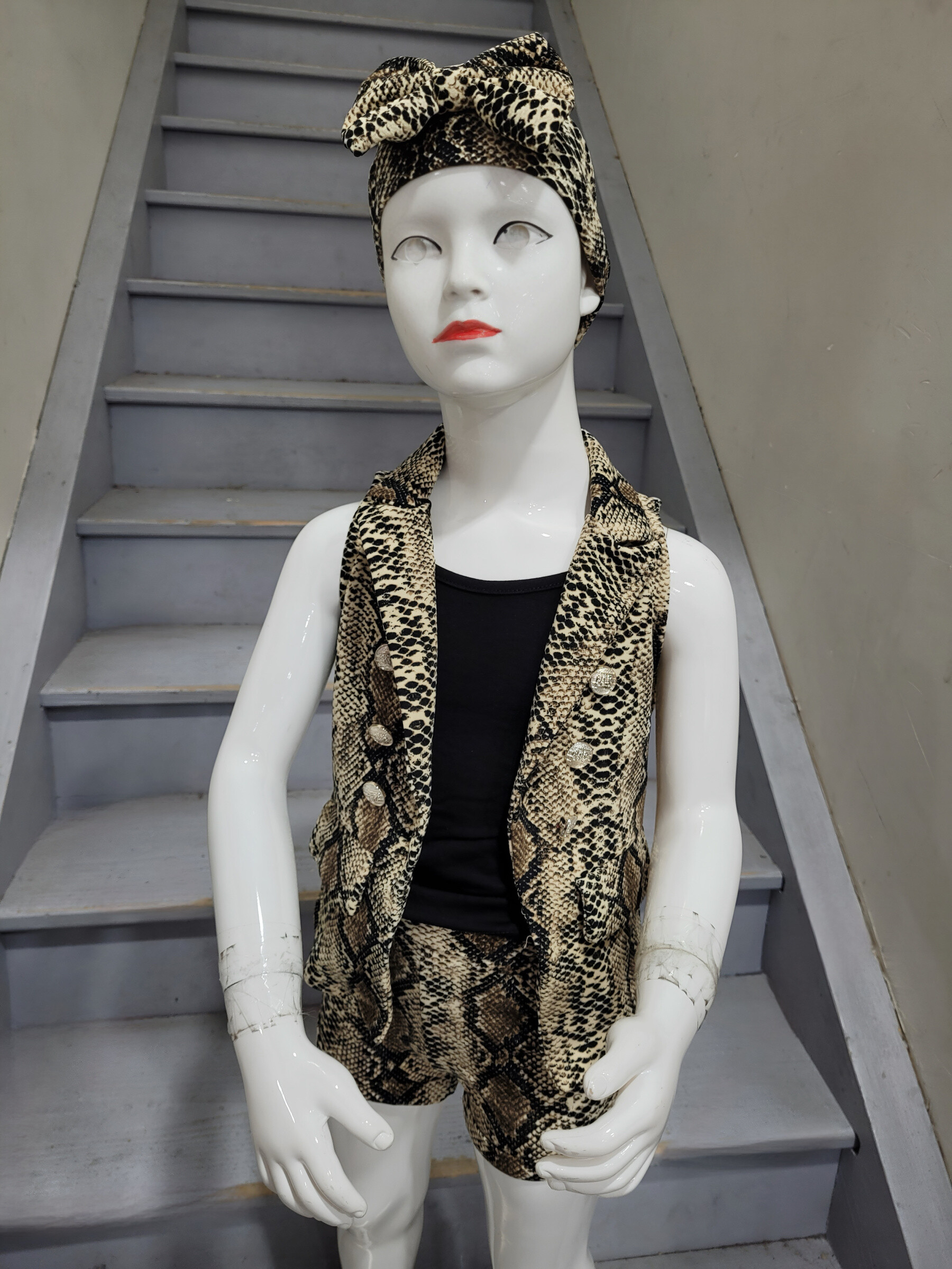 Mayorista Chicaprie - Conjunto de chaleco y blazer sin mangas con pantalones cortos urbanos lisos y top para niñas