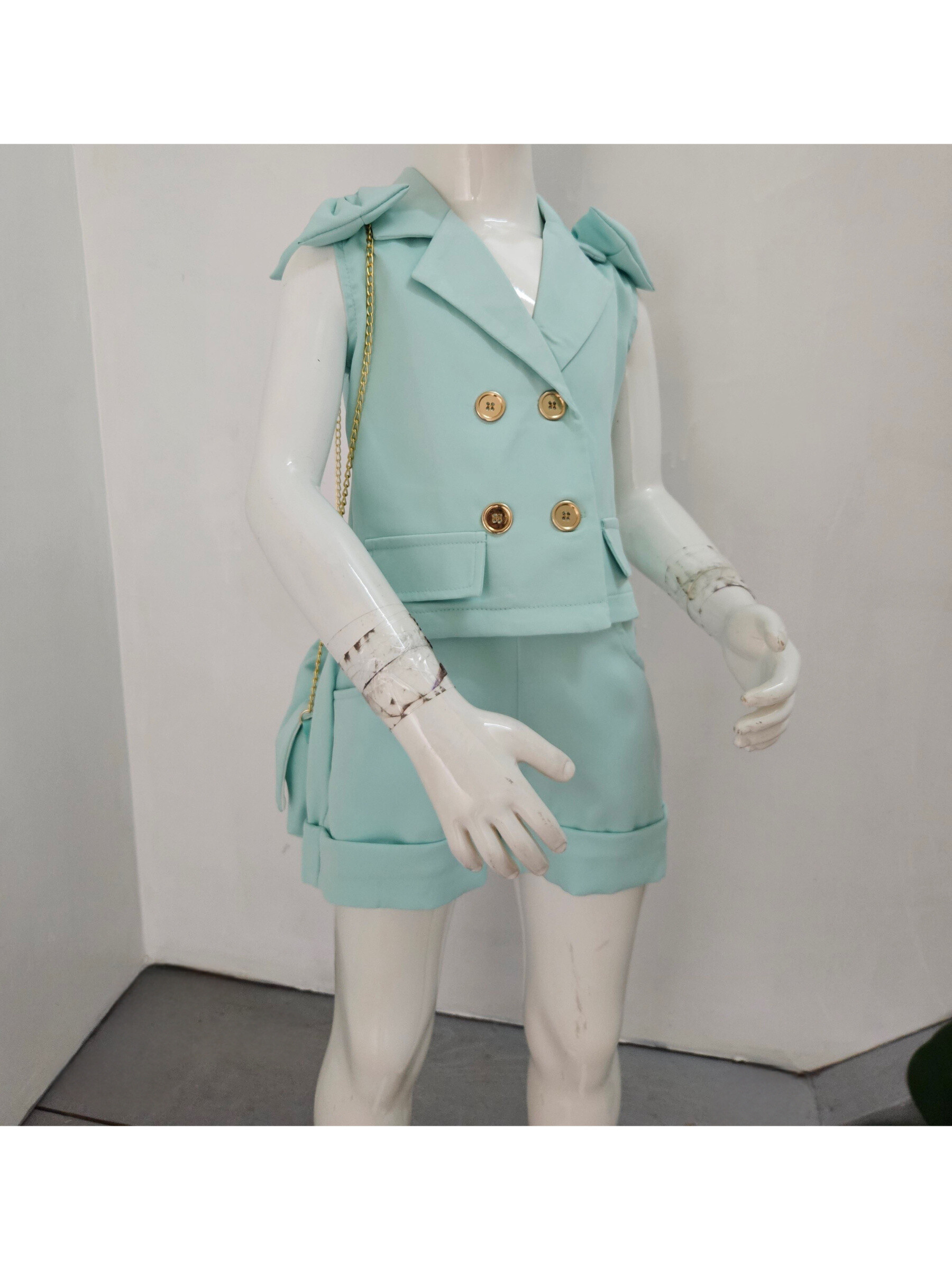 Grossiste Chicaprie - Ensemble Gilet Boutons Métallique Avec Noeuds Et Short Uni Urbain, Sac Fantaisie Fille