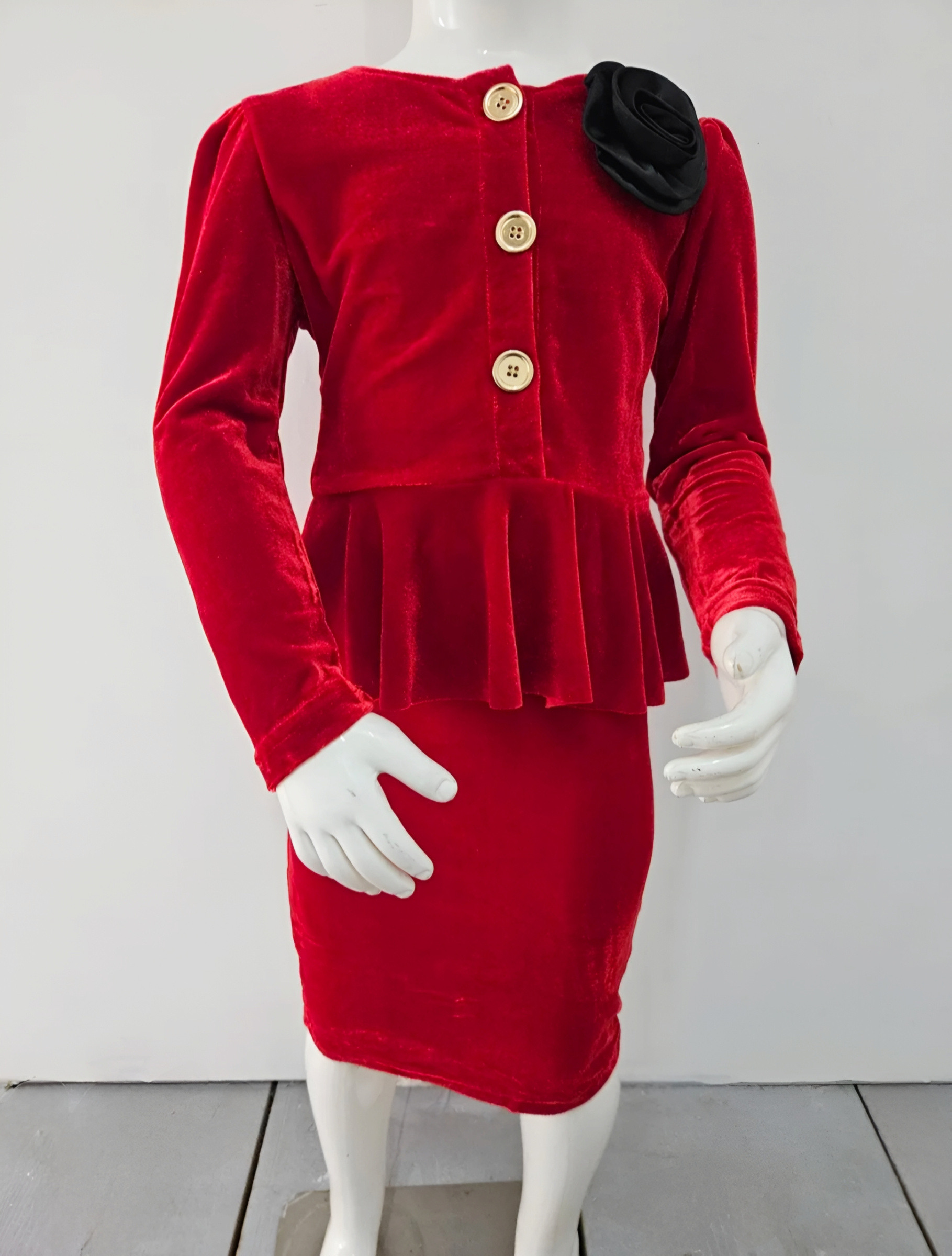Grossiste Chicaprie - Ensemble Top Structuré Boutonné Plissé Et Jupe Uni Velours Avec Fleur Chic Taillé Fille
