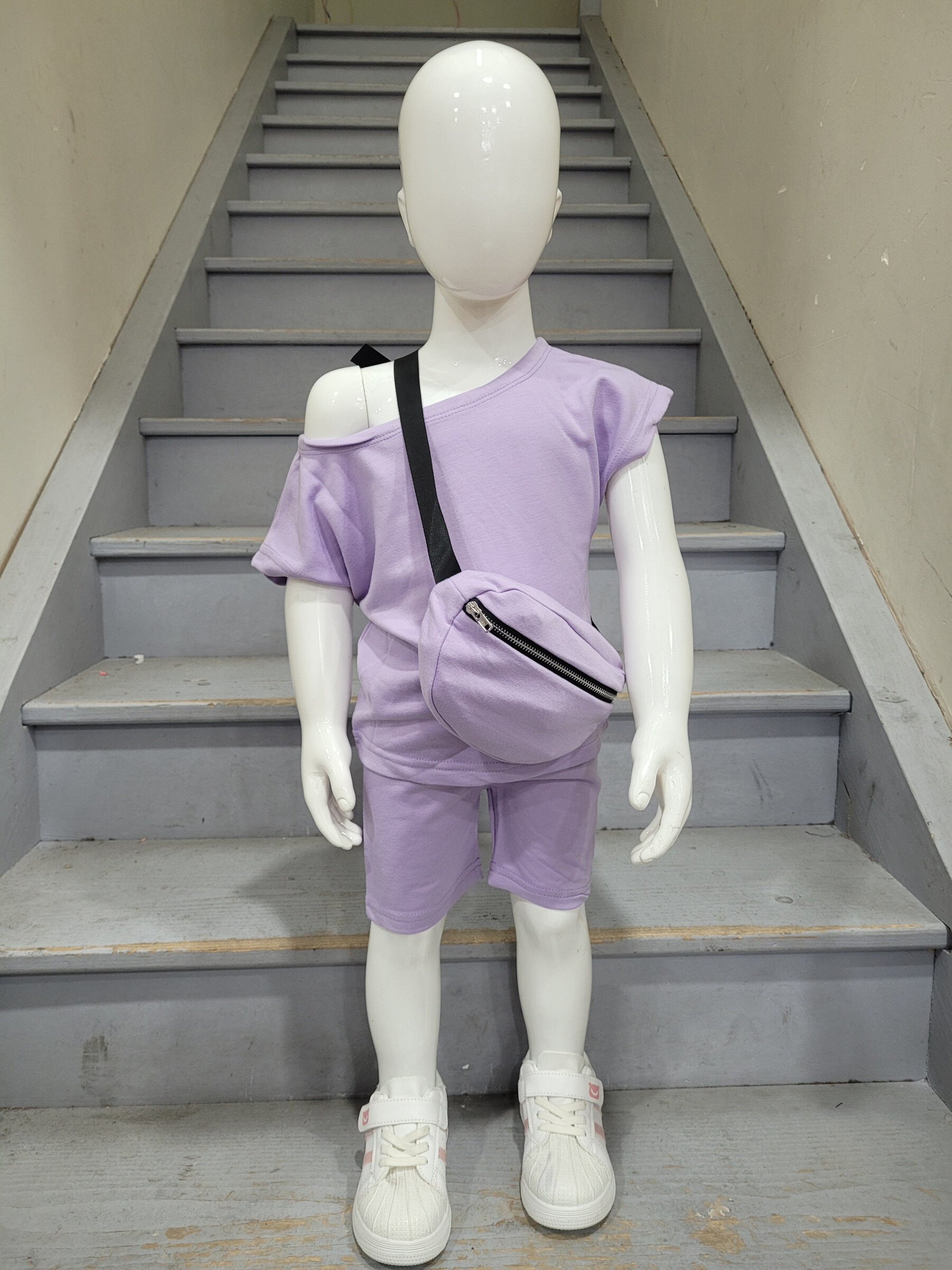 Mayorista Chicaprie - Conjunto de top y shorts lisos con riñonera urbana para niña