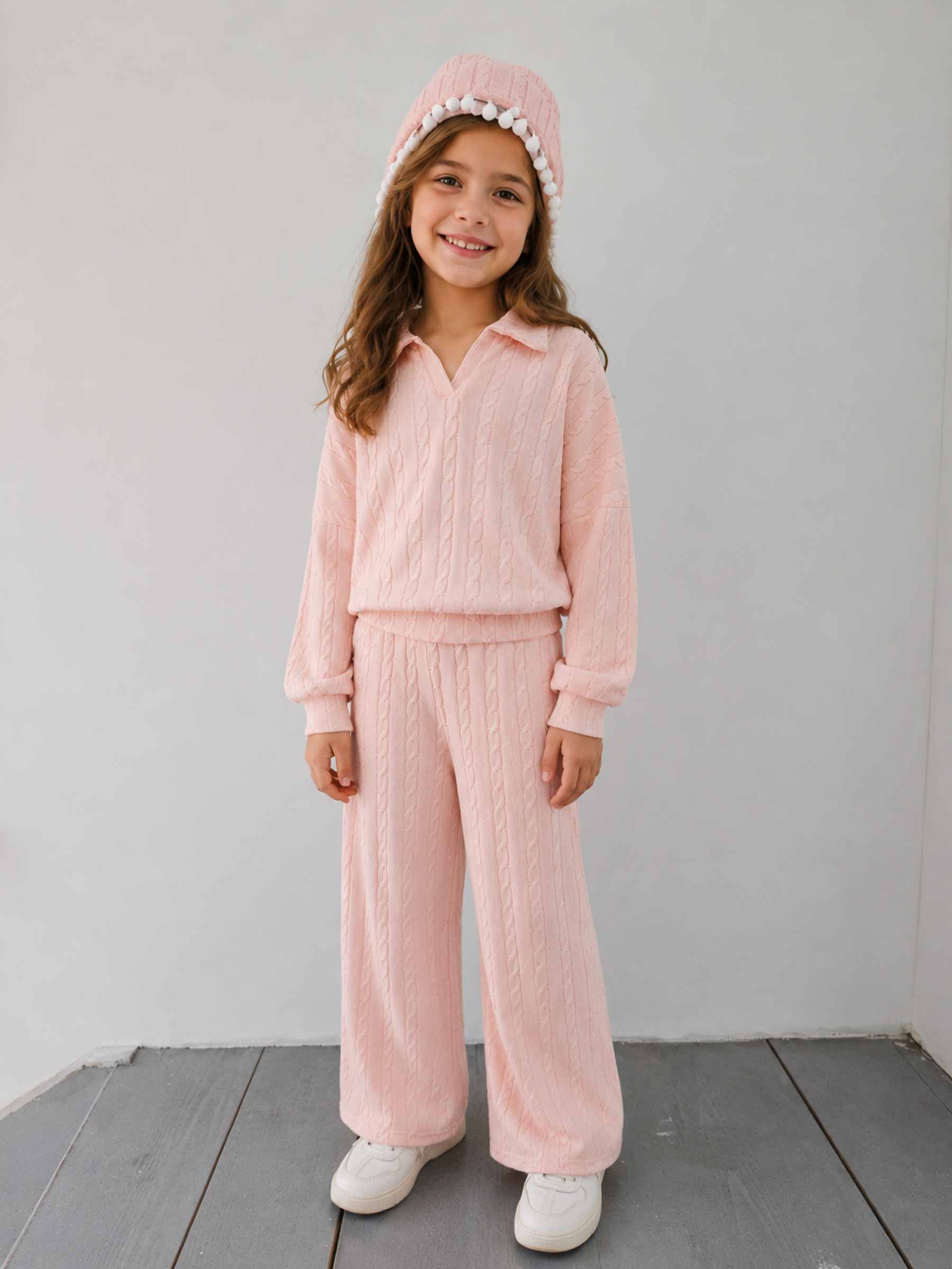 Mayorista Chicaprie - Conjunto de Niña 3 Piezas: Top con Cuello Polo, Pantalón Ancho y Gorro con Pompones – Conjunto Acogedor de Punto Trenzado