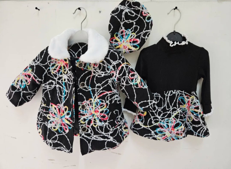 Mayorista Chicaprie - Conjunto para bebé niña con bordado flocado por toda la prenda