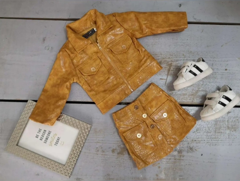 Großhändler Chicaprie - Set aus Jacke und Rock für Babys