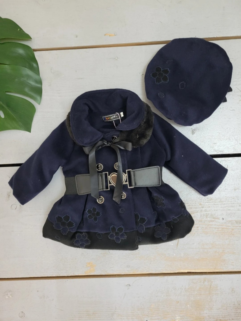 Mayorista Chicaprie - Abrigo Abotonado con Bordado Floral, Cuello de Piel Sintética, Cinturón de Corazón, Boina para Bebé Niña