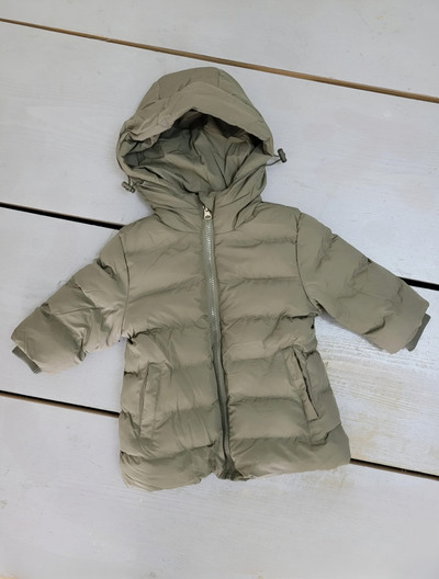 Grossista Chicaprie - Cappotto Lungo Imbottito con Cappuccio per Bambina Grossista Chicaprie - Cappotto Lungo Imbottito con Cappuccio per Bambina