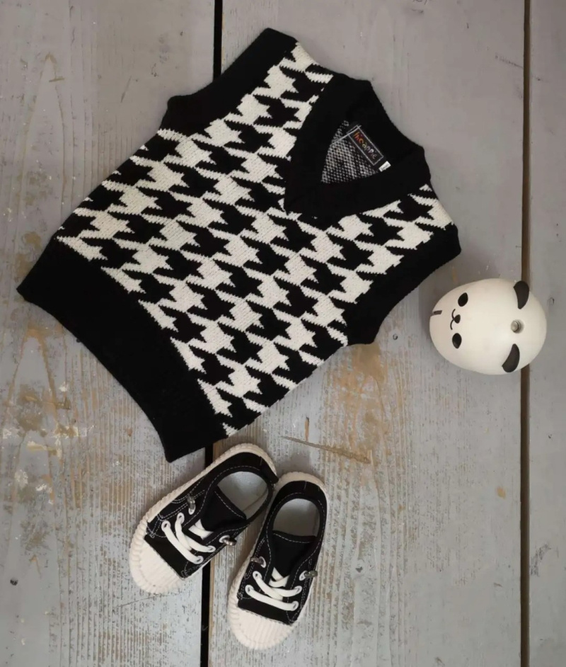 Grossiste Chicaprie - Pull Sans Manches Col V Pied De Poule Maille Cocooning Bébé Fille