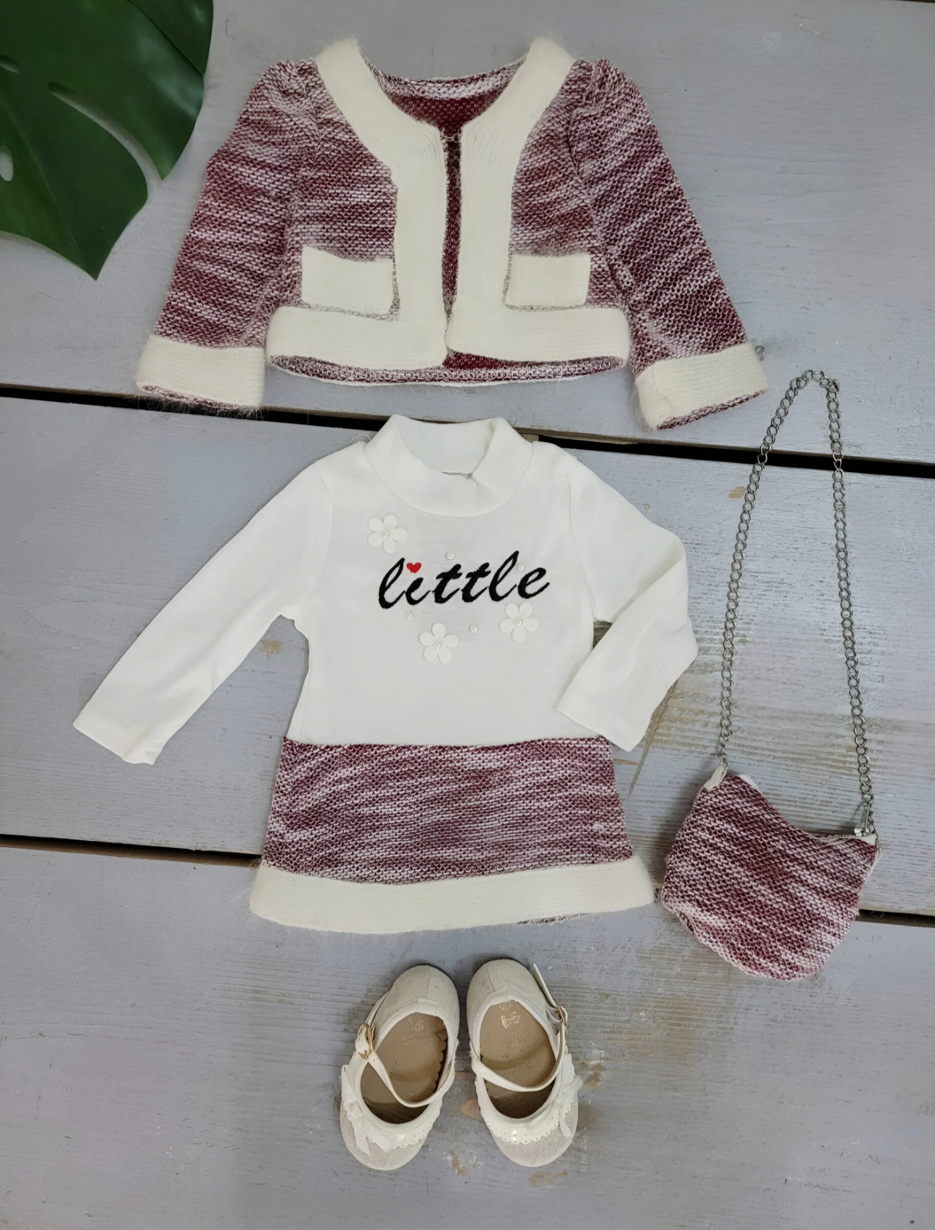 Grossista Chicaprie - Completino neonata con giacca in maglia e vestito con fiori, perline e scritta cuore