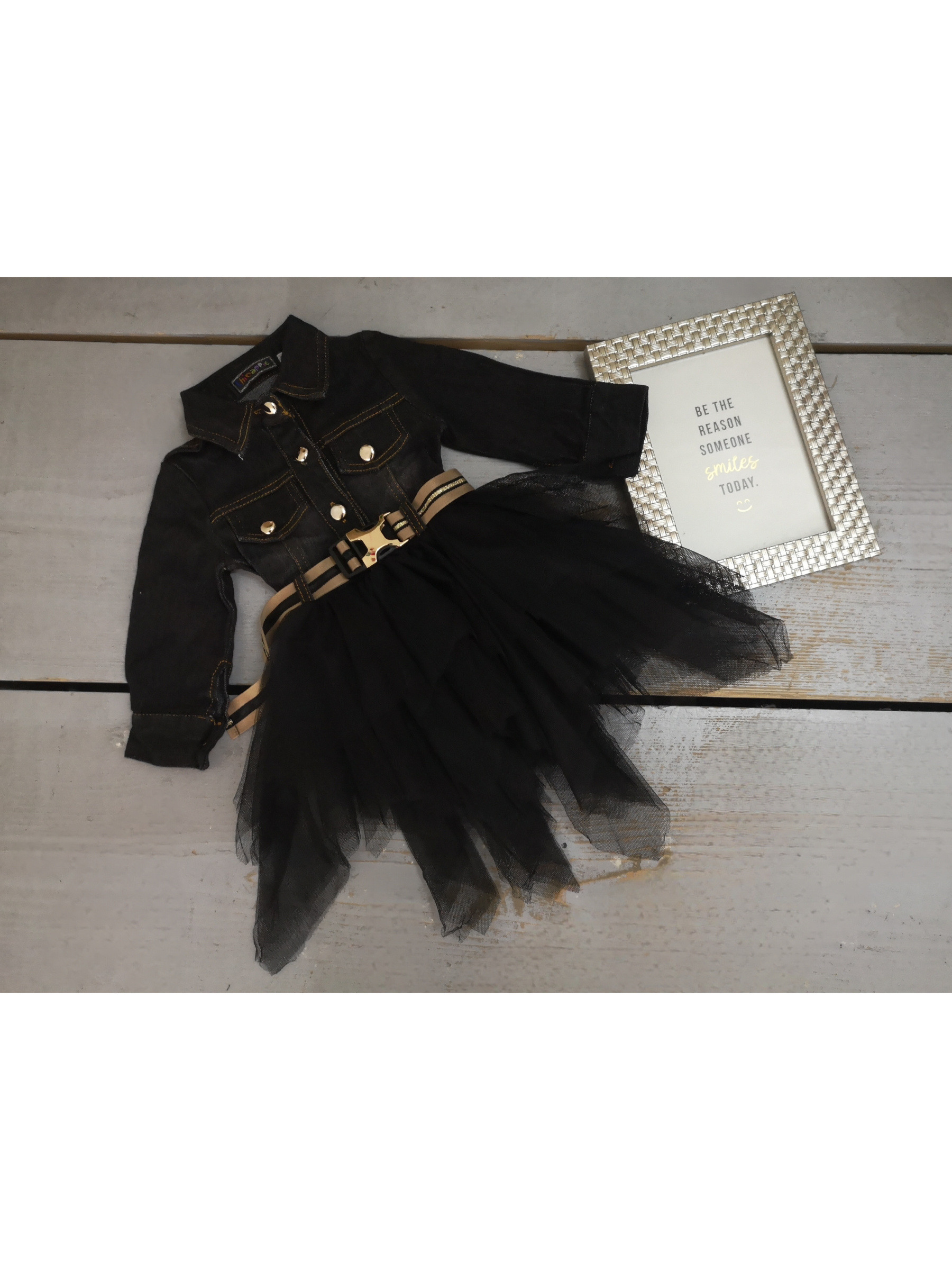 Großhändler Chicaprie - Modernes ausgestelltes Jeanskleid mit Knöpfen, Gürtel und Voile-Rock für Baby Mädchen