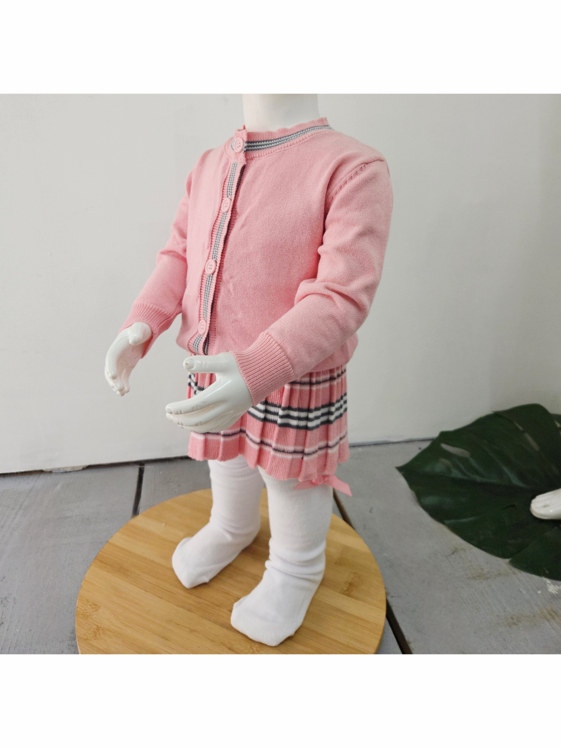 Großhändler Chicaprie - Baby Mädchen Set mit einfarbiger Weste, gestreiftem Strickoberteil und kurzem Faltenrock