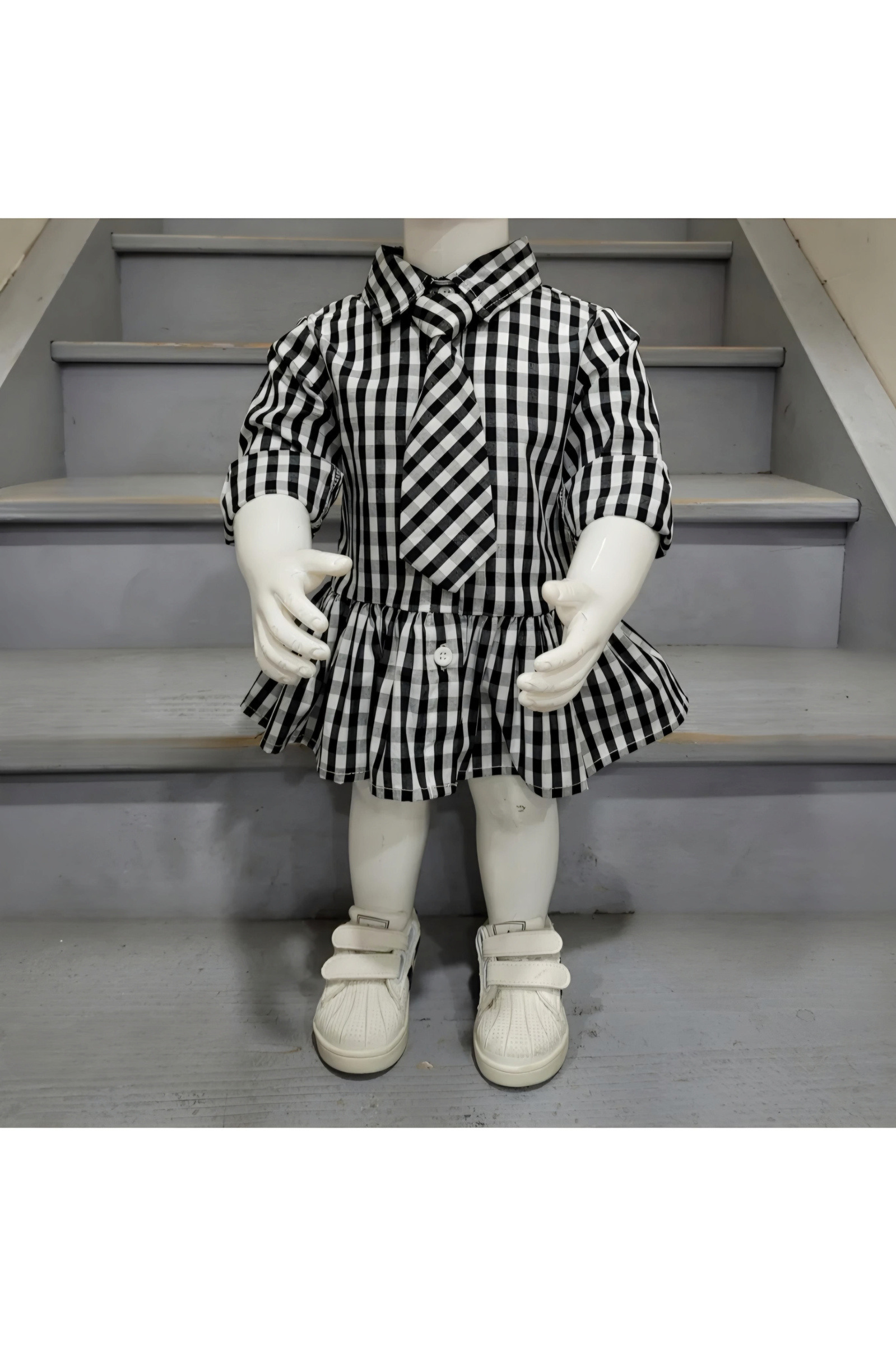 Grossiste Chicaprie - Robe Carreaux Bas Plissé Evasé Avec Cravate Ecolière Bébé Fille