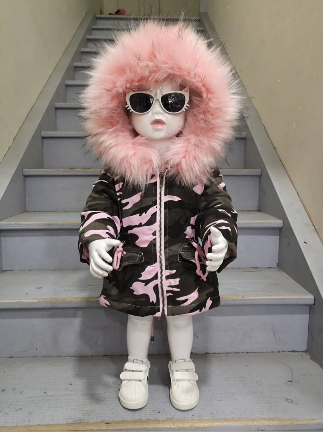 Großhändler Chicaprie - Daunenparka mit Kunstfell, kuscheligem Innenfutter und Camouflagemuster für Mädchen